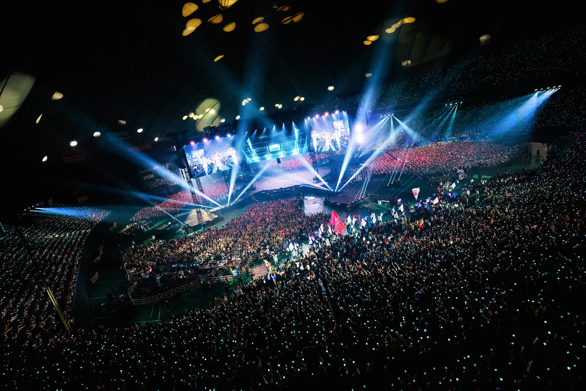 ARMYで埋め尽くされたドーム全体の熱狂風景