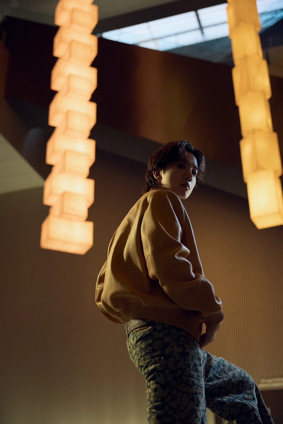 BTS j-hope ルイヴィトン ビジョナリージャーニー展