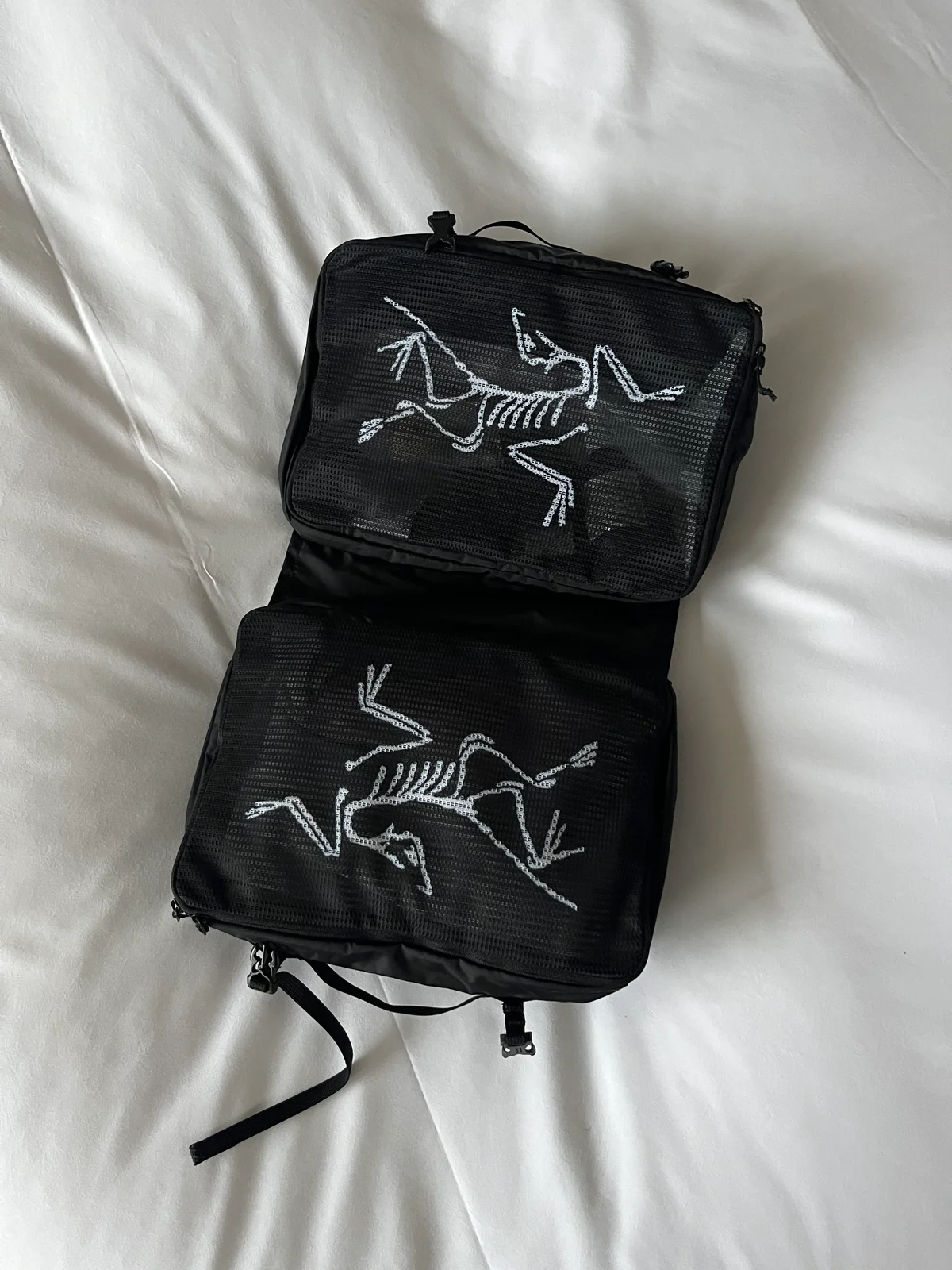 アークテリクス インデックス ギア オーガナイザー 開いた画像