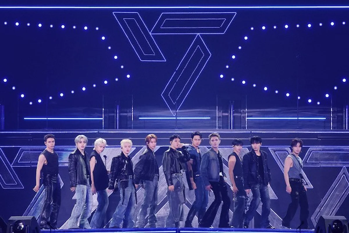 SEVENTEEN 2025 JAPAN FANMEETING 'HOLIDAY'   