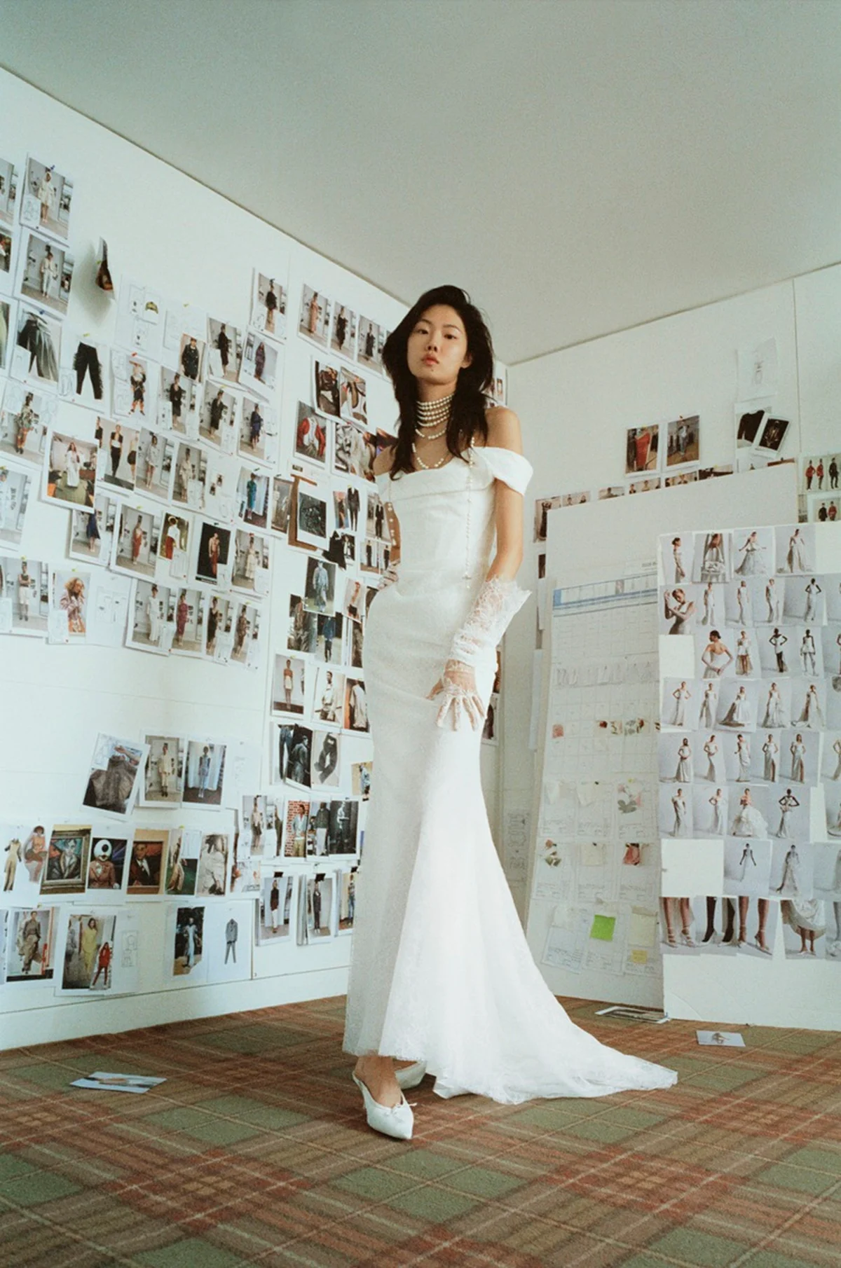 ヴィヴィアン・ウエストウッドのウェディングドレス。パンクなシルエット