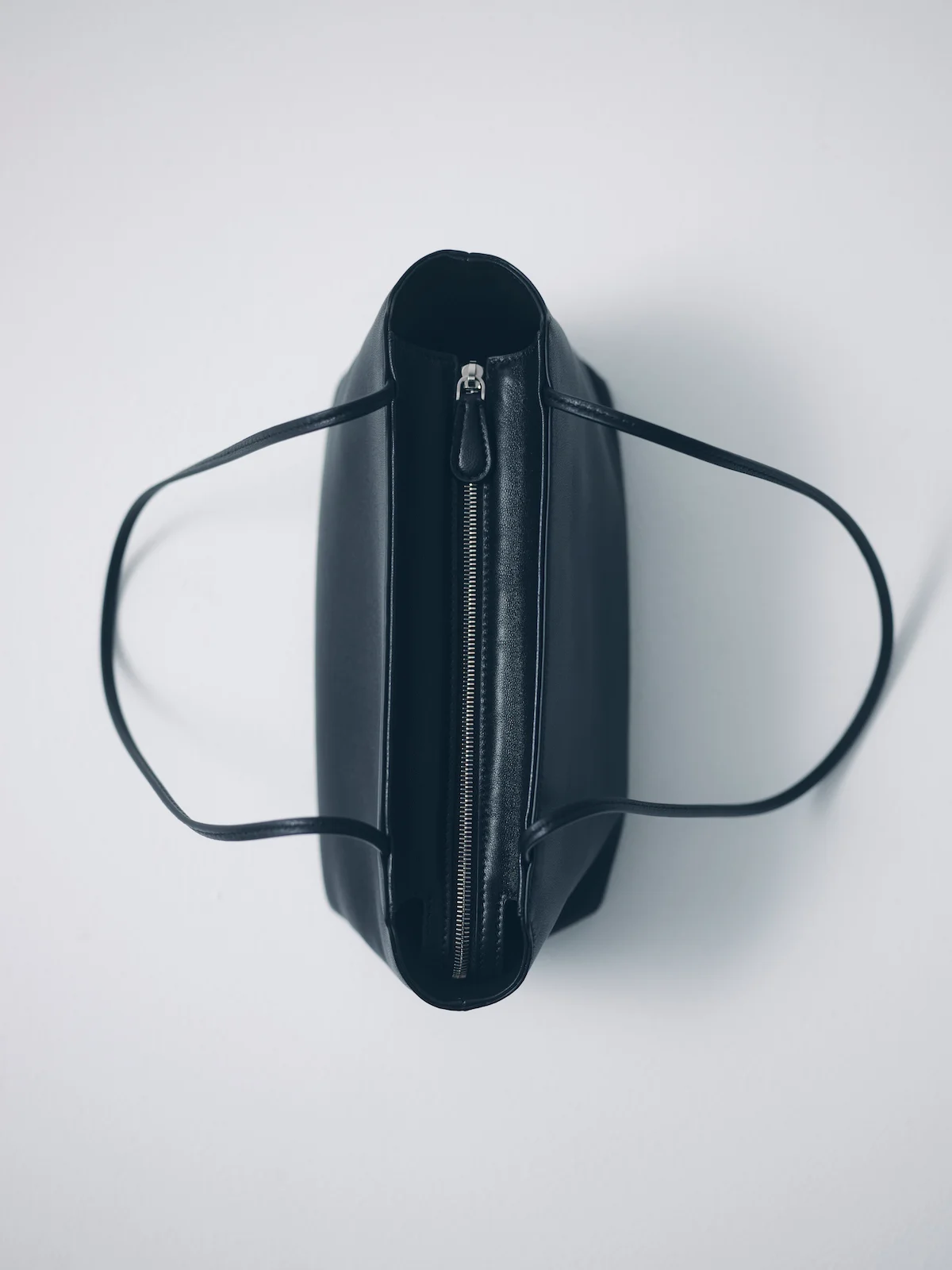 ザ・ロウのTerrasse トゥーゴーバッグのディテール