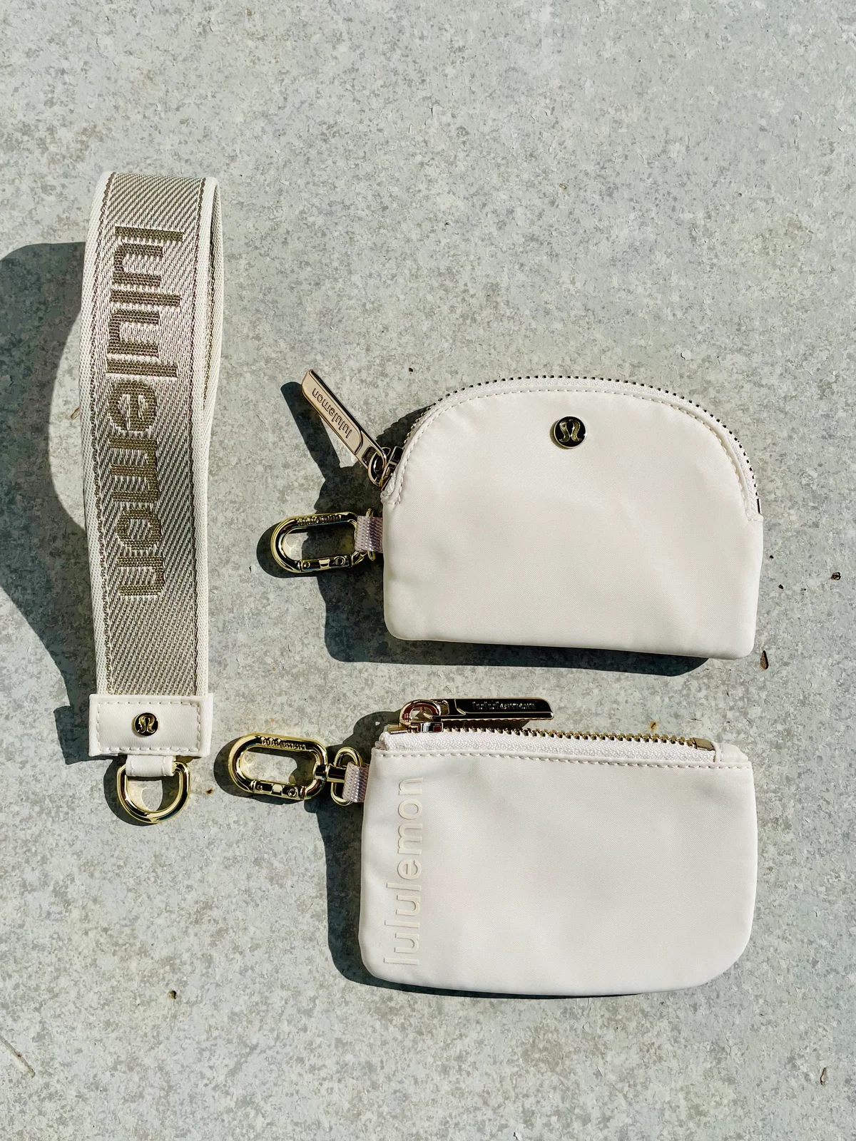 ルルレモンのデュアルポーチリストレットを分解した写真