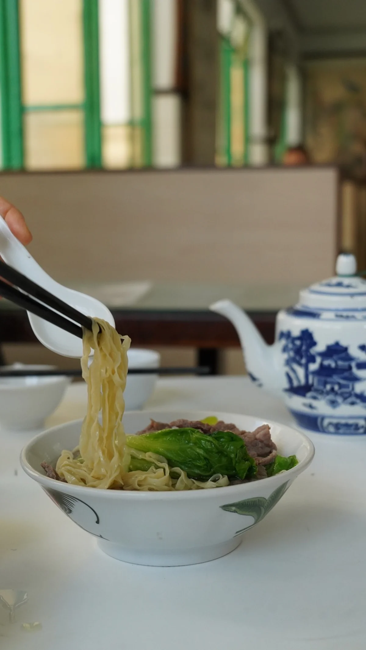 ローカルなお店、屋台は旅の醍醐味に！