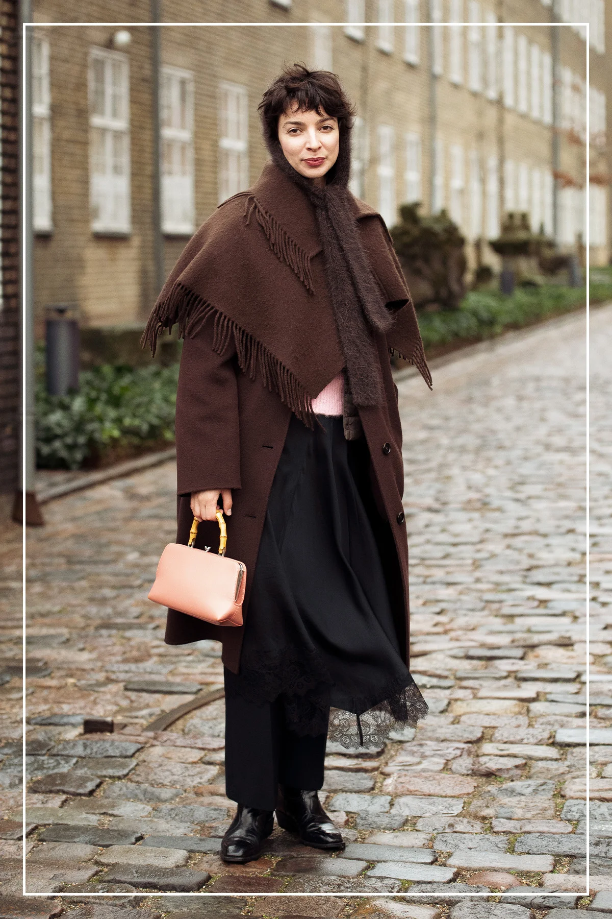 レザーブルゾンを着用したスナップ