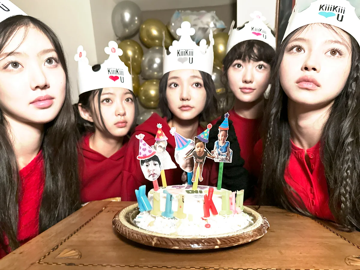 KiiiKiii　メンバー5人の写真