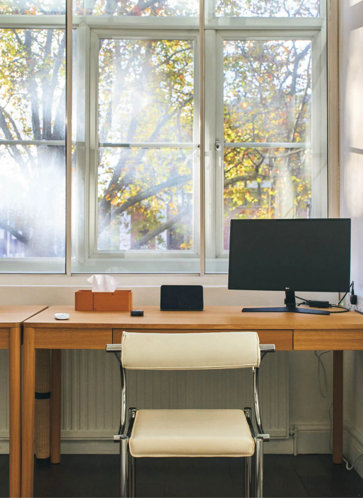 ロンドン在住のクリエイティブディレクター、木本梨絵さんの自宅の書斎