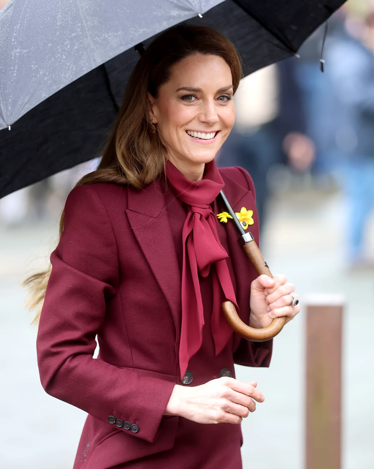 聖デヴィッドデーに先駆け、訪れたウェールズで笑顔を見せるキャサリン皇太子妃