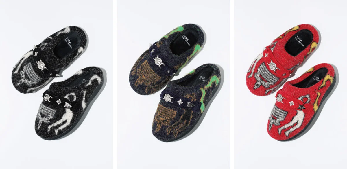 Knit slip-on TOGA x SUBU　左から、ブラック、ネイビー、レッド