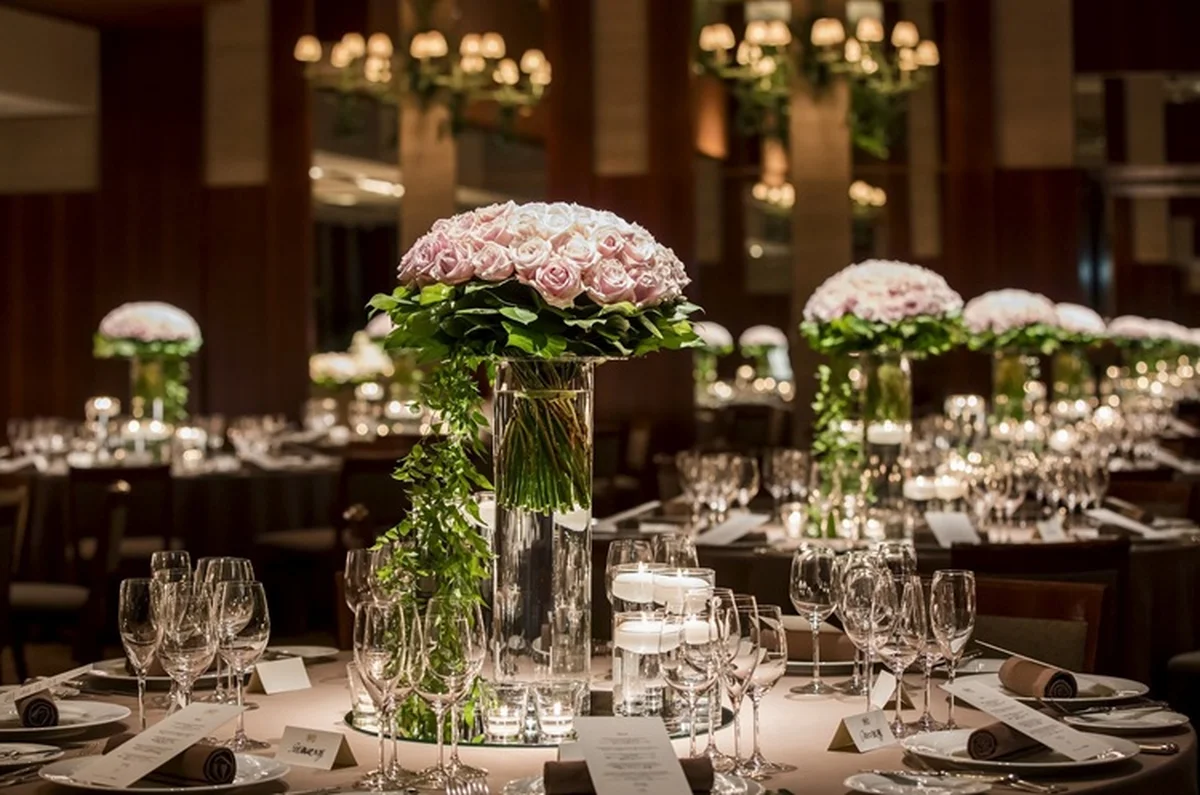 「パーク ハイアット 東京」バンケットルーム、フラワー装飾