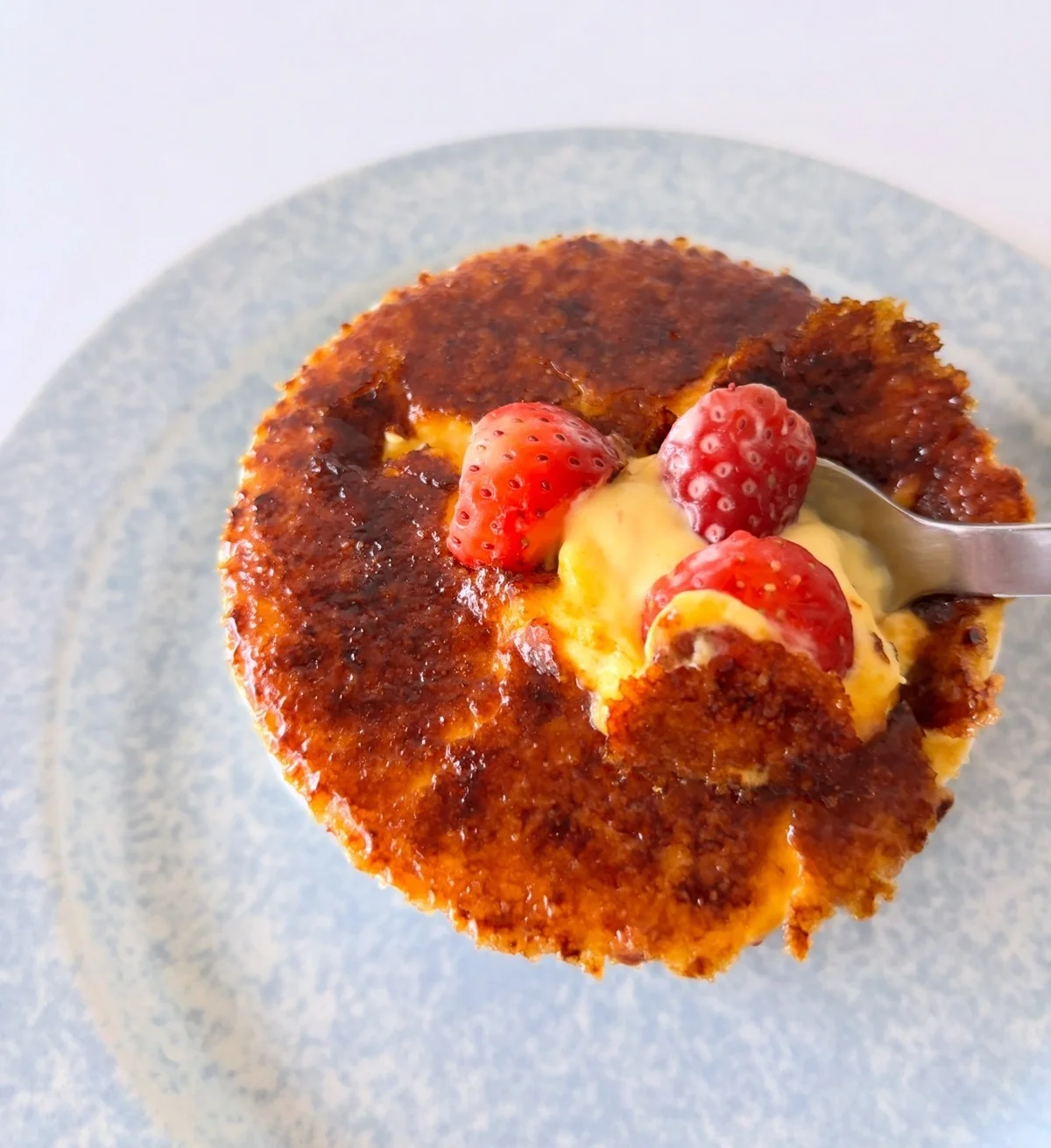 東京・東麻布のオンディーヌから春の新作「サバイヨン フリュイ」。キャラメリゼされた表面に目が釘づけ！