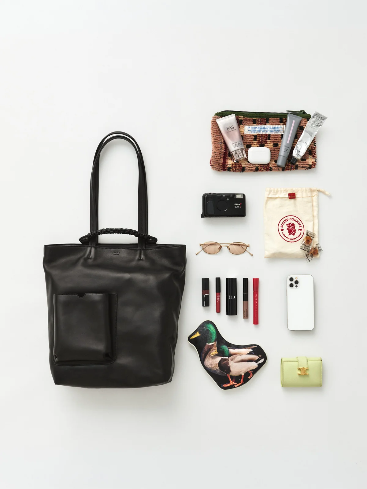 サガン ヴィエンナ PAZAR BOOK TOTE PACKABLE ジュリア ショートリード バッグの中身