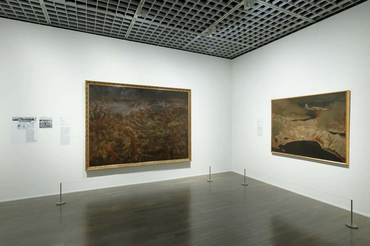 東京国立近代美術館 「コレクションを中心とした特集 記録をひらく 記憶をつむぐ」 会場風景 藤田嗣治「アッツ島玉砕」