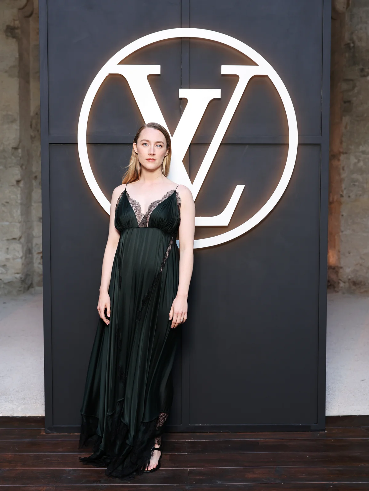 ルイ・ヴィトン2026年クルーズコレクションに参加したシアーシャ・ローナン　Saoirse Ronan