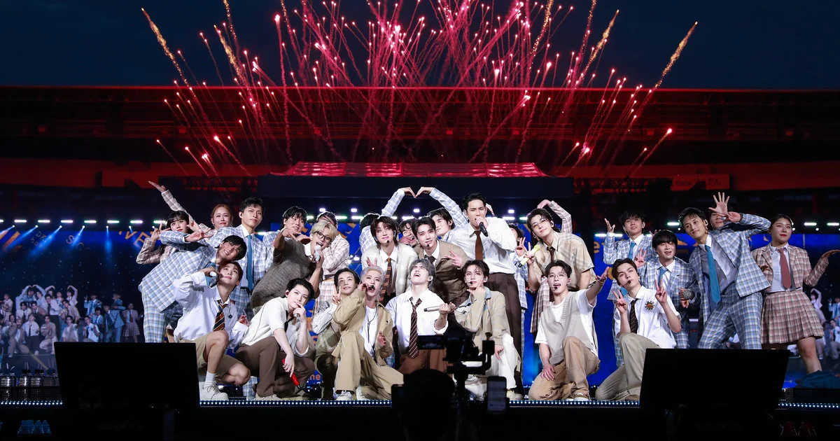 セブチSEVENTEEN 韓国ファンミ限定 スタジアムジャケット セブチSEVENTEEN 韓国ファンミ限定 スタジアムジャケット NEWS