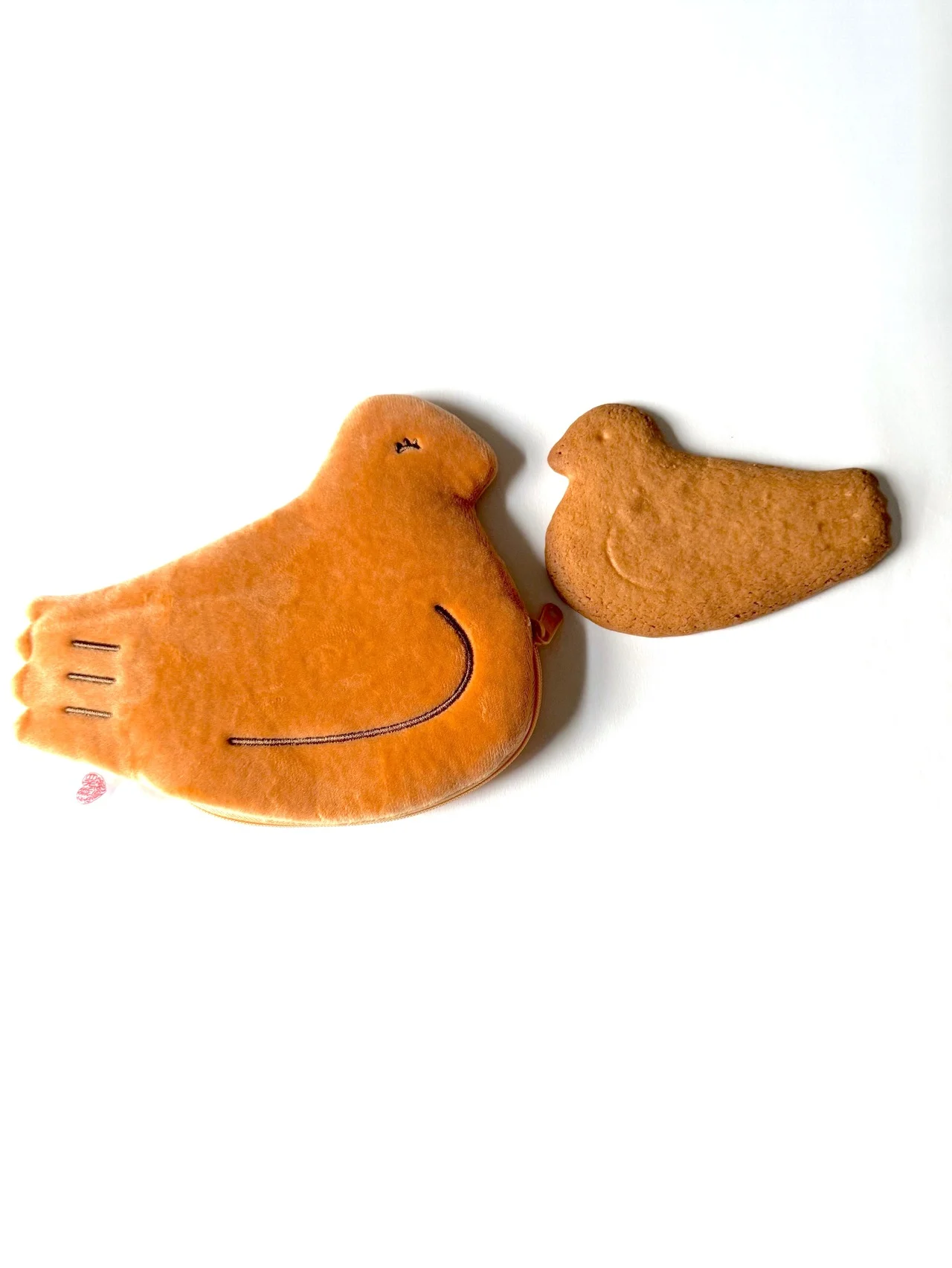 豊島屋「鳩サブレー」ポーチ、欲しさ募って、いざ鎌倉へ。中に物を入れれば入れるほど鳩胸がかわいい #鳩ぽっぽーち