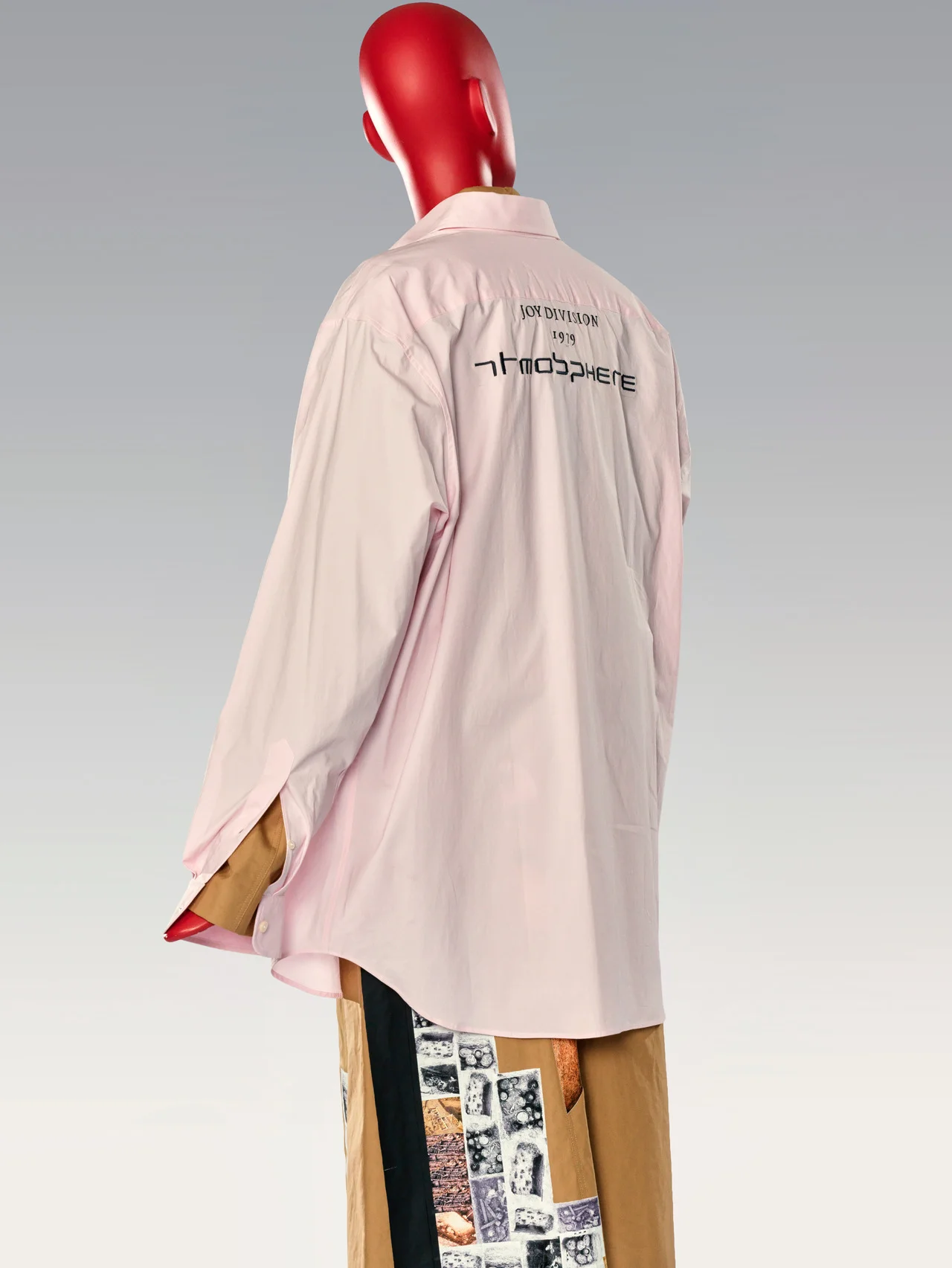 【ラフ シモンズ】がドーバー ストリート マーケット ギンザでサイン会とアーカイブ イベントを開催!