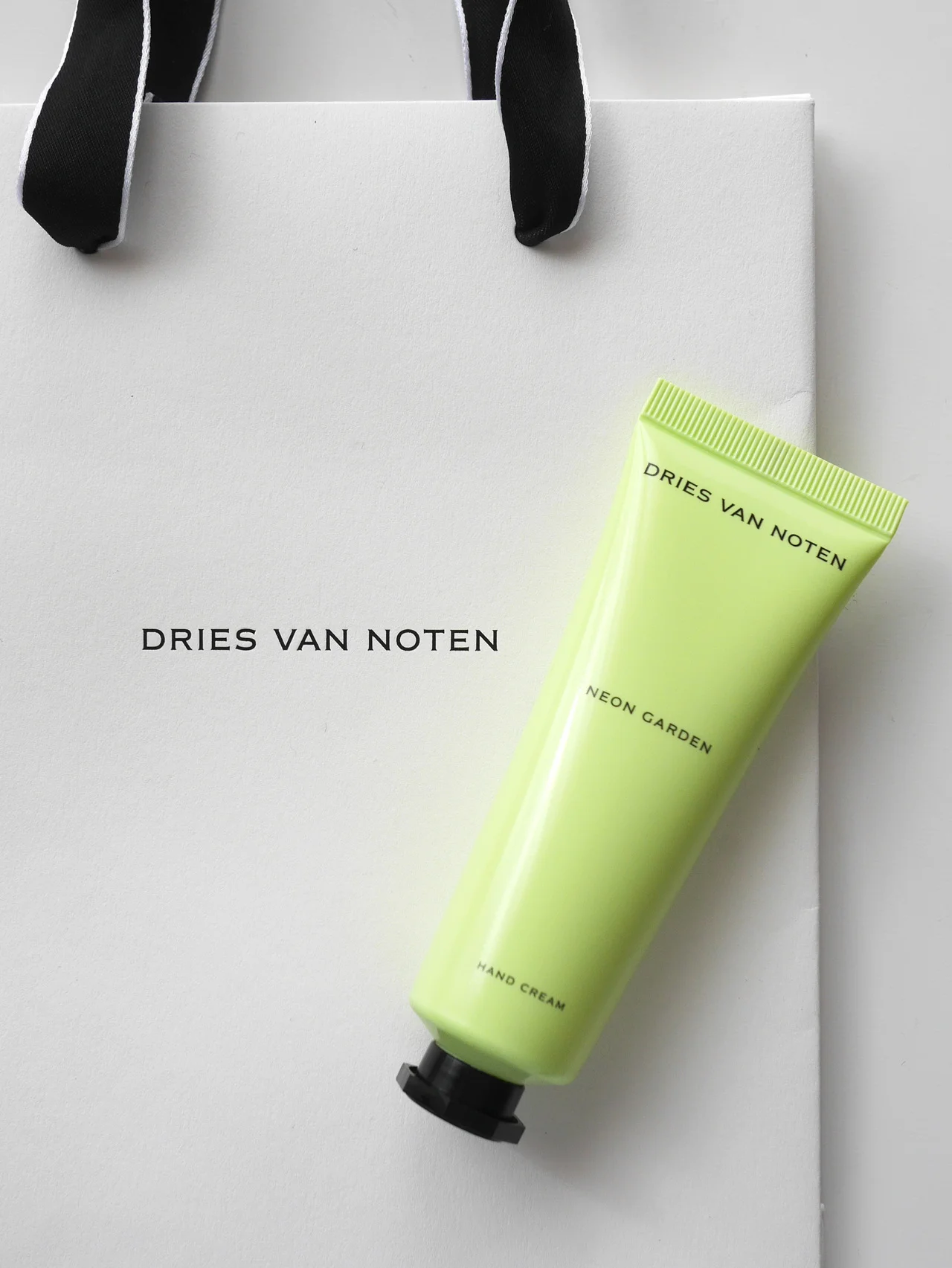 【ドリス ヴァン ノッテン】のハンドクリームとともに、年末を明るく乗り切りたい