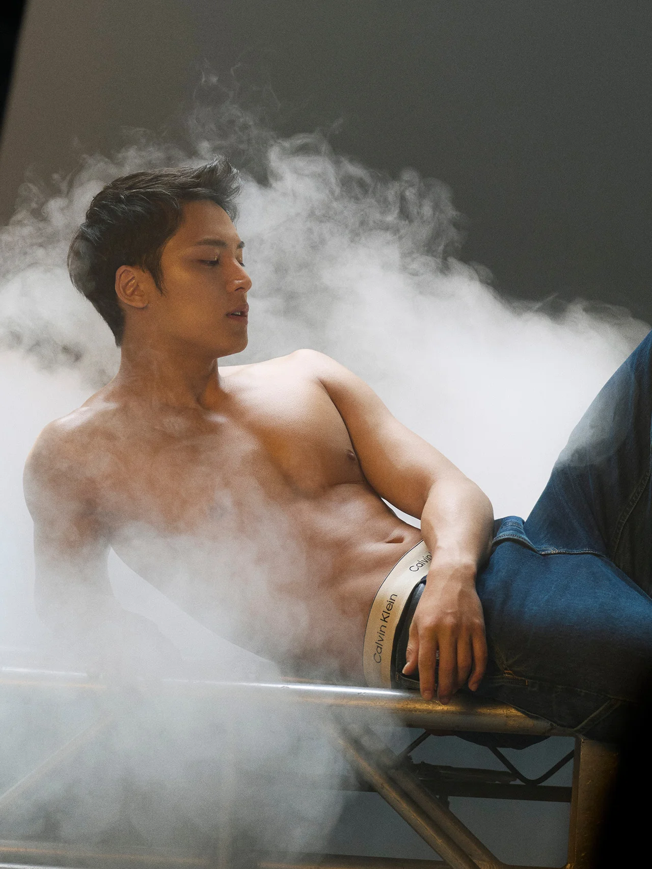 〈SPUR独占フォト公開〉 #SEVENTEEN の #ミンギュ が【カルバン・クライン】の最新デニムキャンペーンに登場！