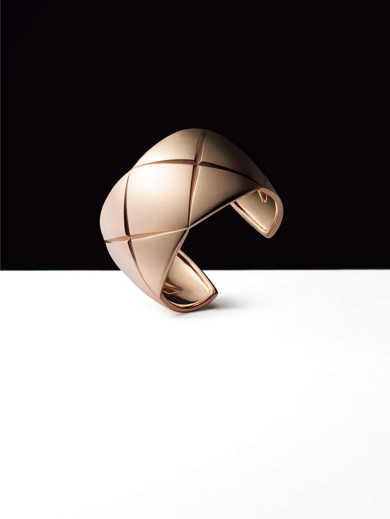 【シャネルの「ココ クラッシュ」】 交錯する運命をこの手に引き寄せる