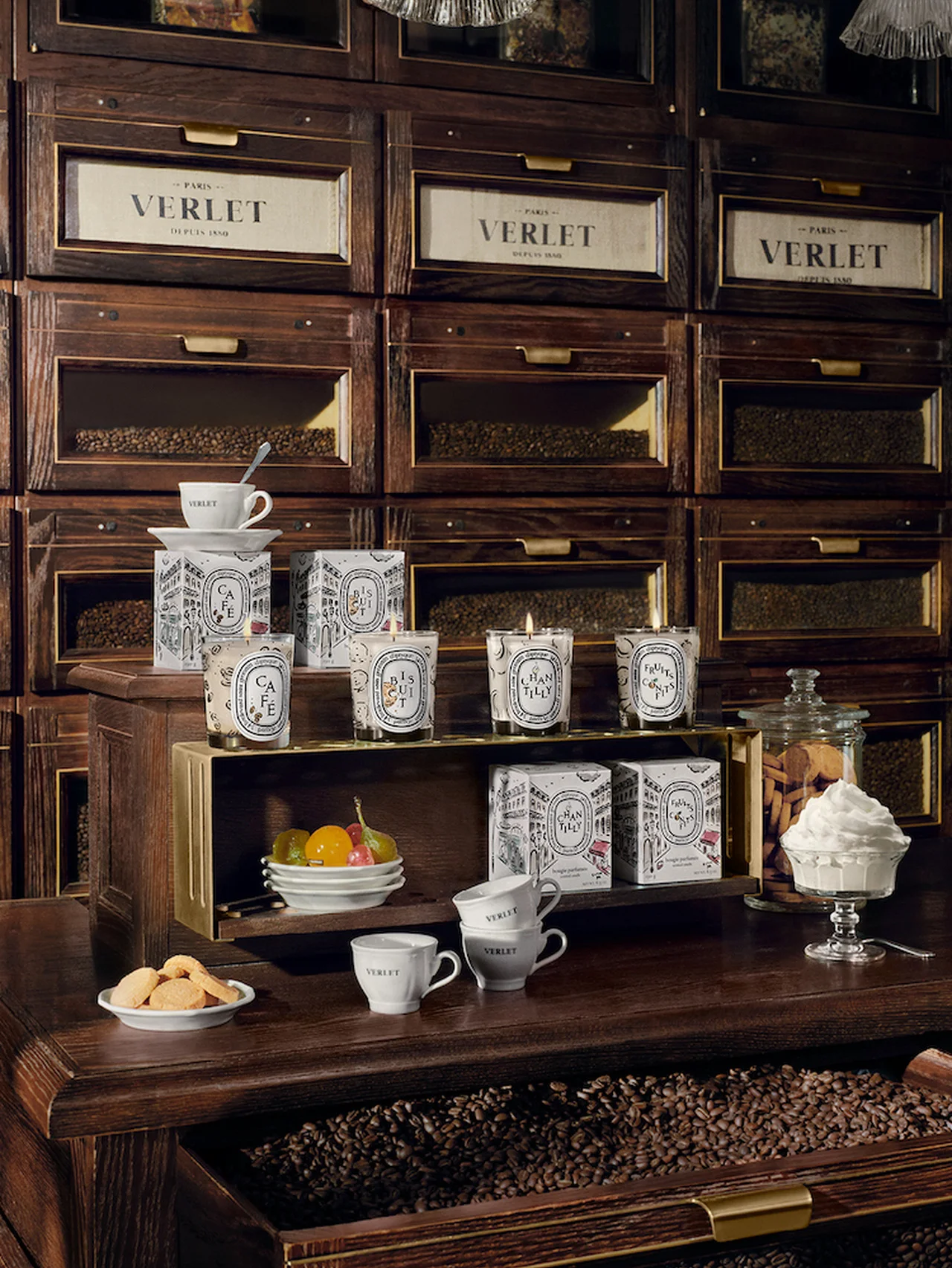 【ディプティック】がパリ最古のコーヒー専門店とコラボ。「Diptyque x Café Verlet グルメなキャンドルコレクション」発売