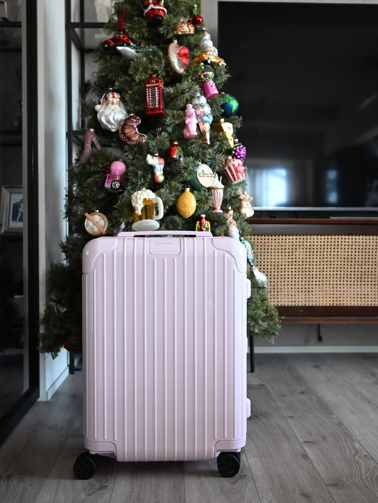機内持ち込み可能！ 【リモワ】のスーツケースの限定色、バレリーナピンクを迎えました