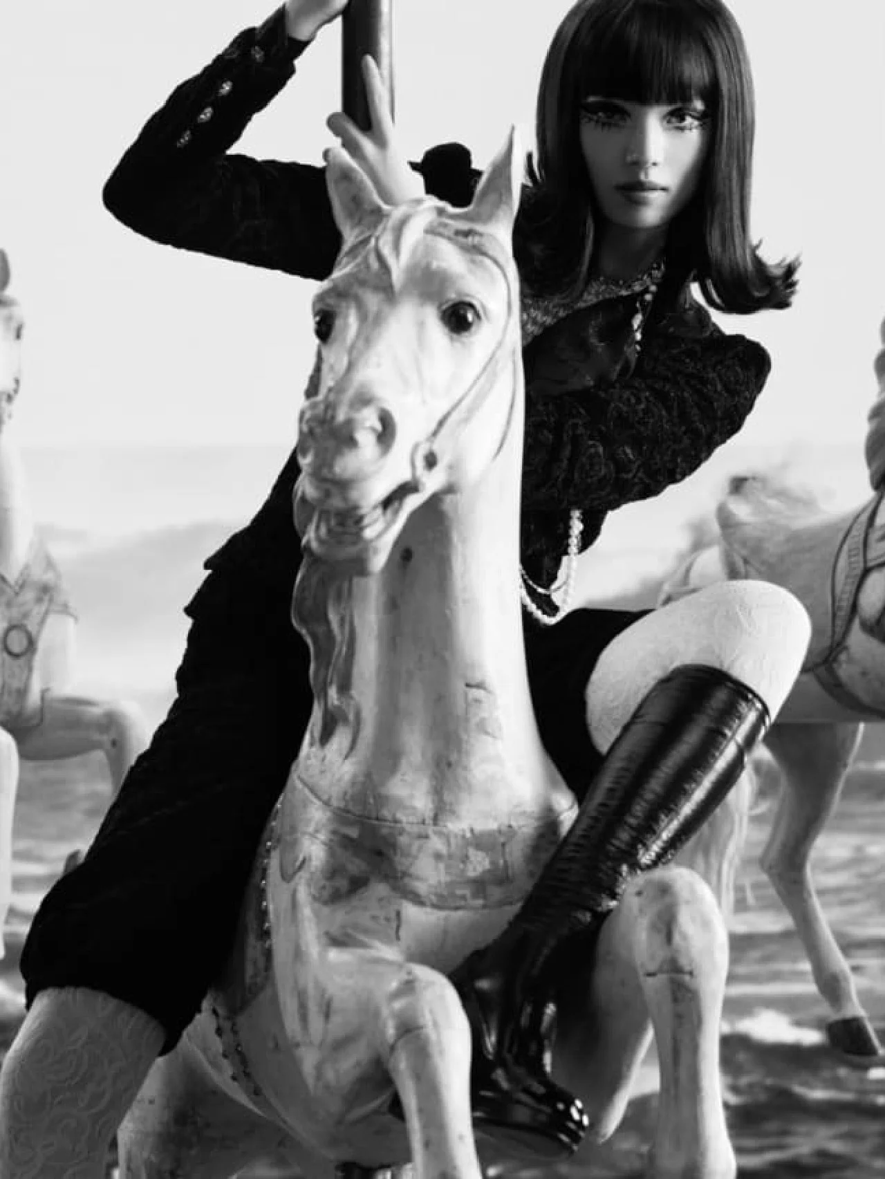 【先行公開】女優・小松菜奈が語るシャネルの2023-24年秋冬コレクション