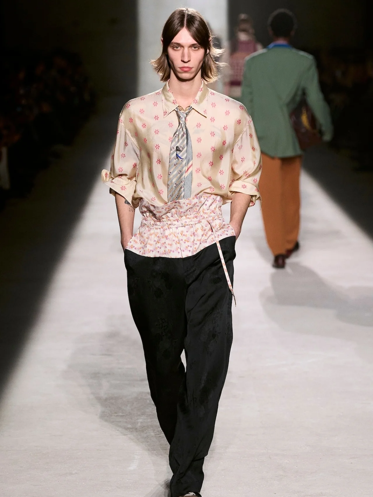 進化するネクタイ使いが目立った、26-27FWメンズとプレフォール
