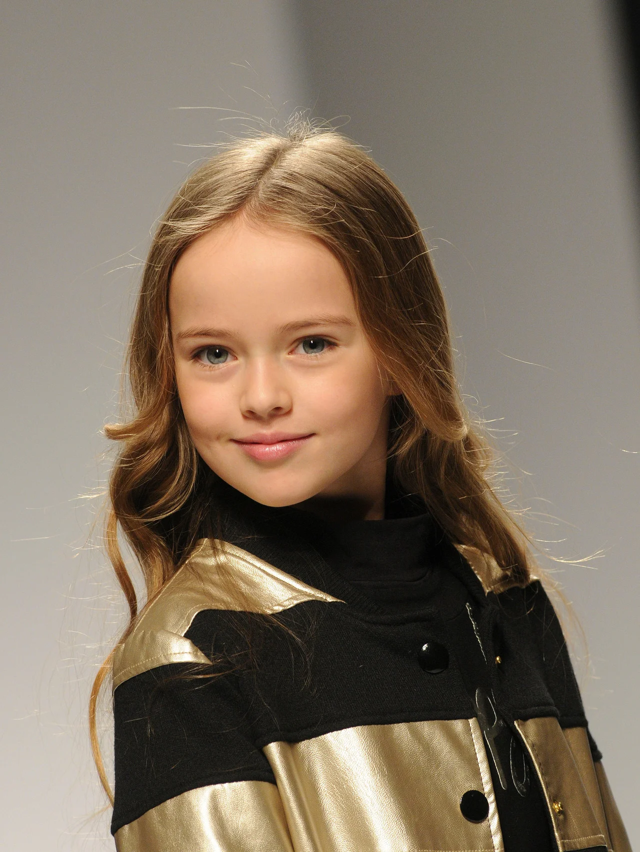 「世界で最も美しい少女」と呼ばれたロシア人モデルが19歳に！ 演劇学校に通う現在の姿が「相変わらず美しい」と話題に
