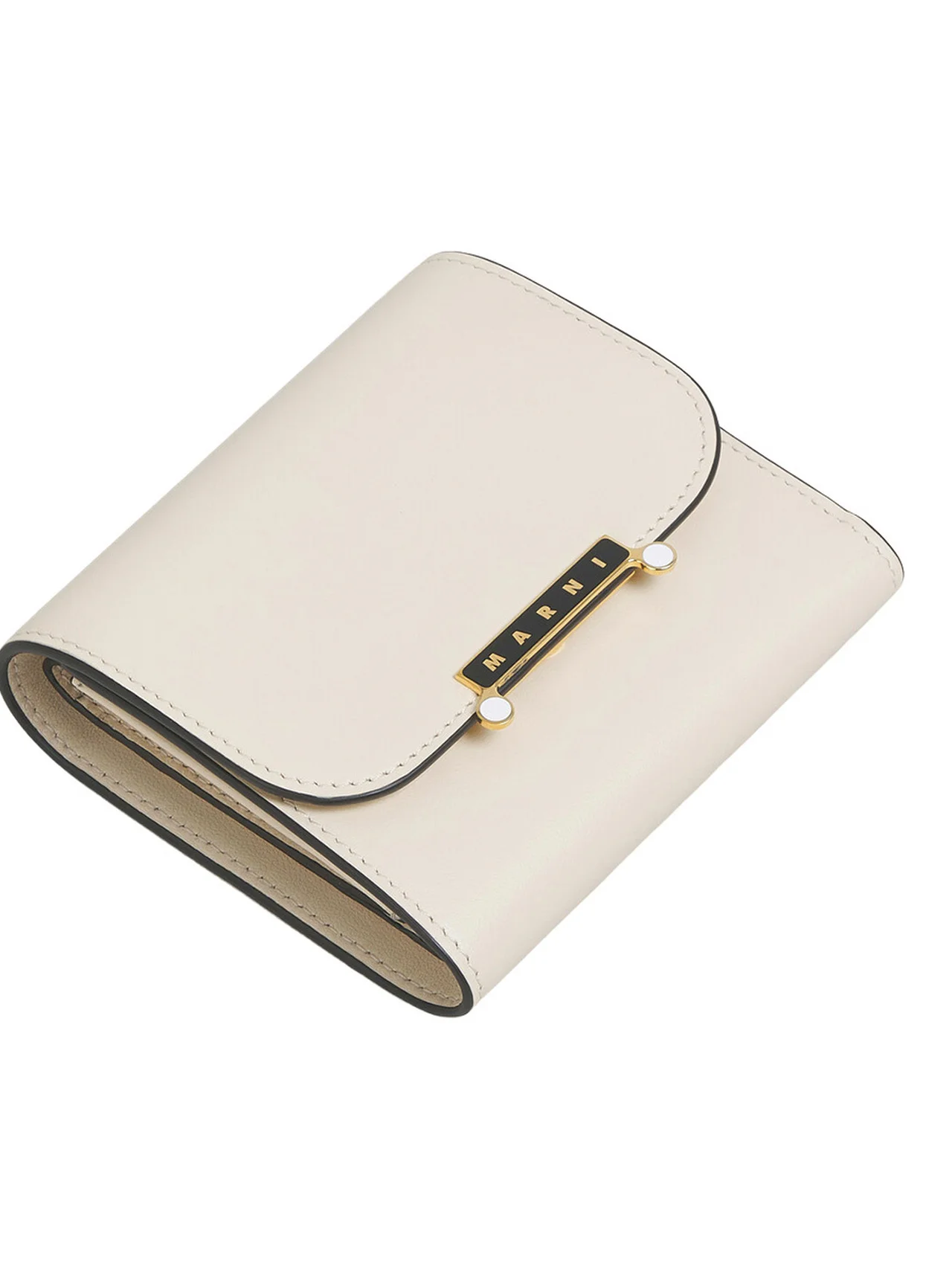 カード５枚、紙幣も小銭もすっきり収まる、【マルニ】の三つ折り財布。ホワイトカラーで見た目も気持ちもスマートに整う vol.1259