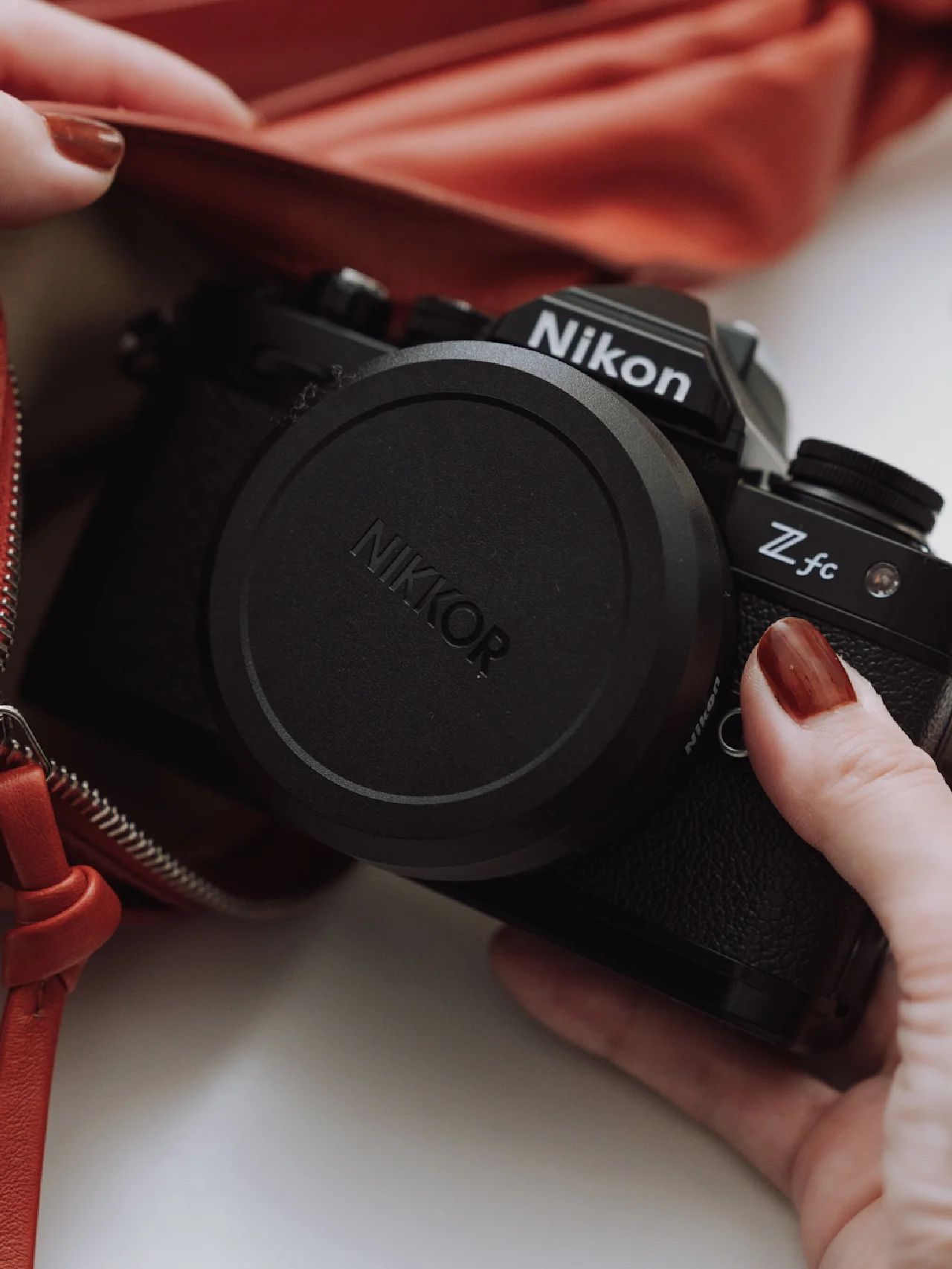 レトロなルックスも愛せる賢いミラーレスカメラ、Nikonの「Z fc」　vol.173