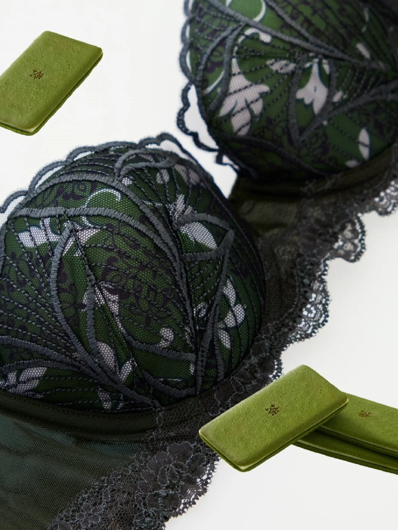 抹茶のラングドシャがブラジャーに!? 【ワコール ラゼ】から京スイーツ「茶の菓」モチーフのランジェリーが登場