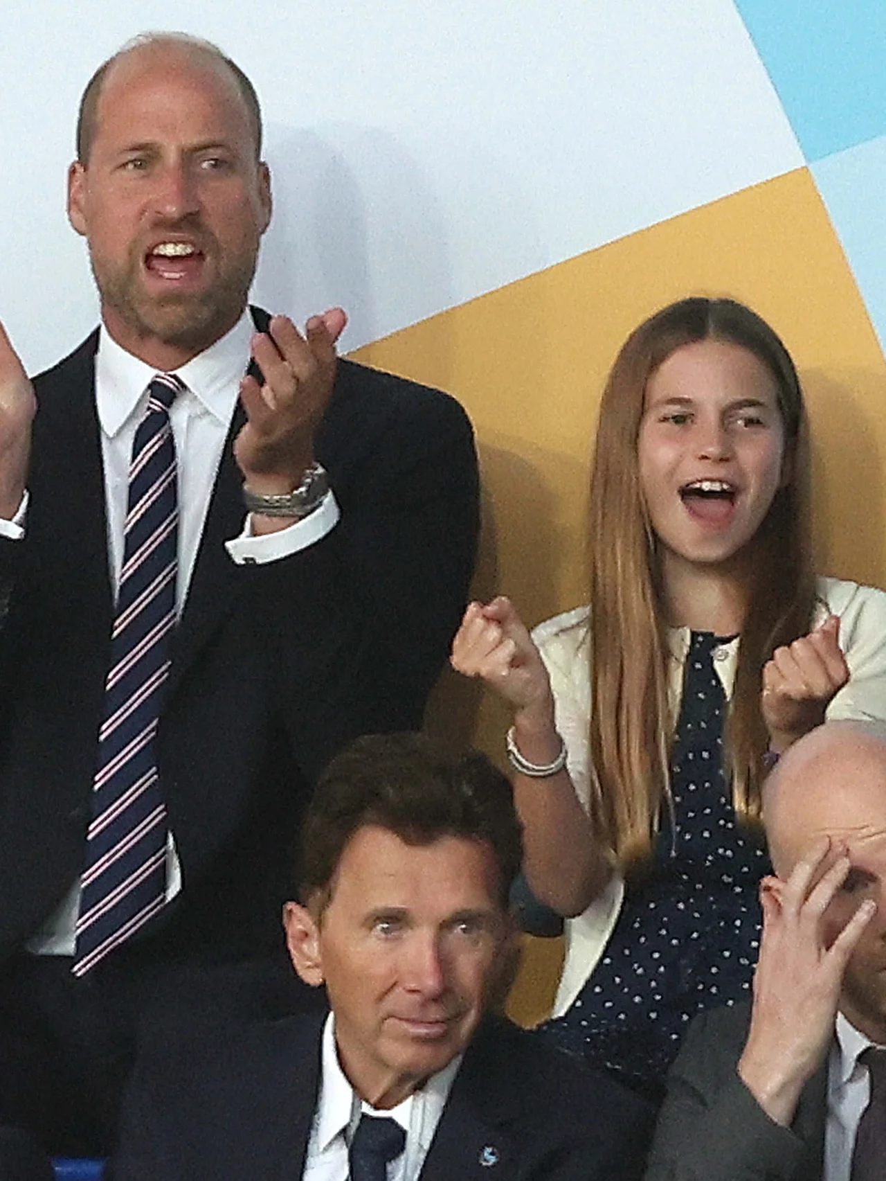 一喜一憂する姿が愛らしい！ シャーロット王女、父ウィリアム皇太子とUEFA女子ユーロ2025決勝を観戦。スペインのレオノール王女＆ソフィア王女との記念写真も話題に