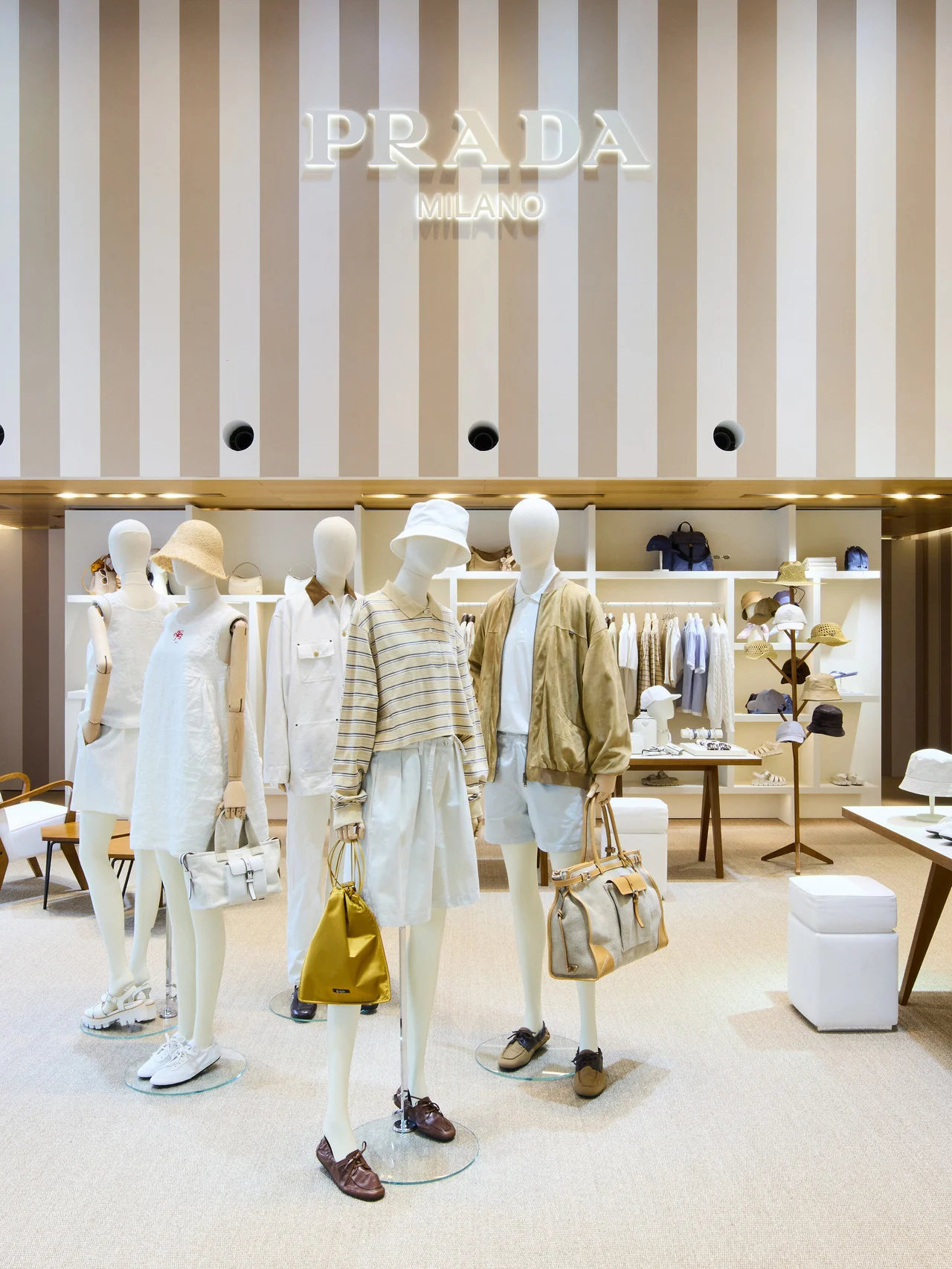 【プラダ】代官山T-SITEでポップアップ「Prada Days of Summer」を開催。夏の新作が揃う限定空間が登場