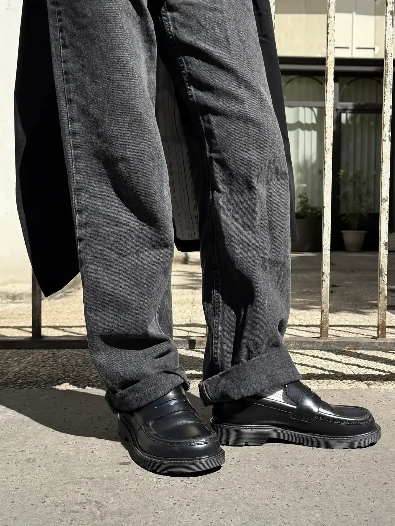 【2025年秋冬ローファー】旬な足もとにアップデート！ 【セリーヌ】【ミュウミュウ】など、装いのアクセントとなるシューズ13選