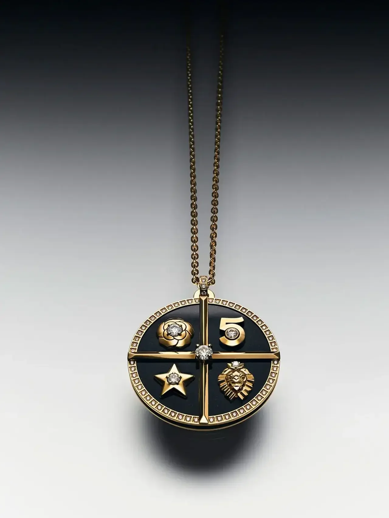 人気ブランドの新作ネックレス3選！ 2025年を締めくくるご褒美やギフトに 【シャネル】【ミキモト】【ピアジェ】