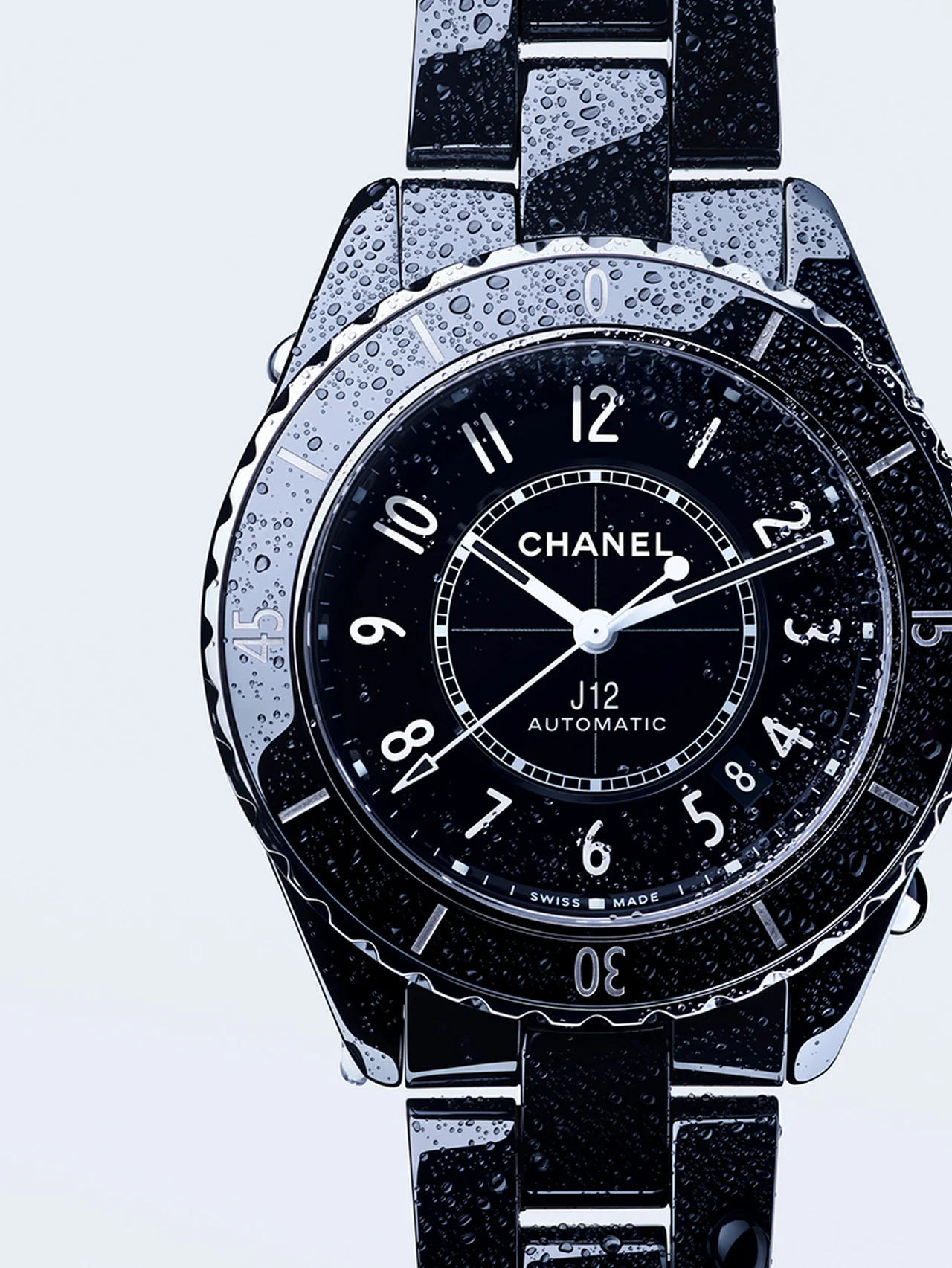 【シャネル】のアイコンウォッチ「J12」。メゾンの冒険精神が息づく唯一無二のタイムピース