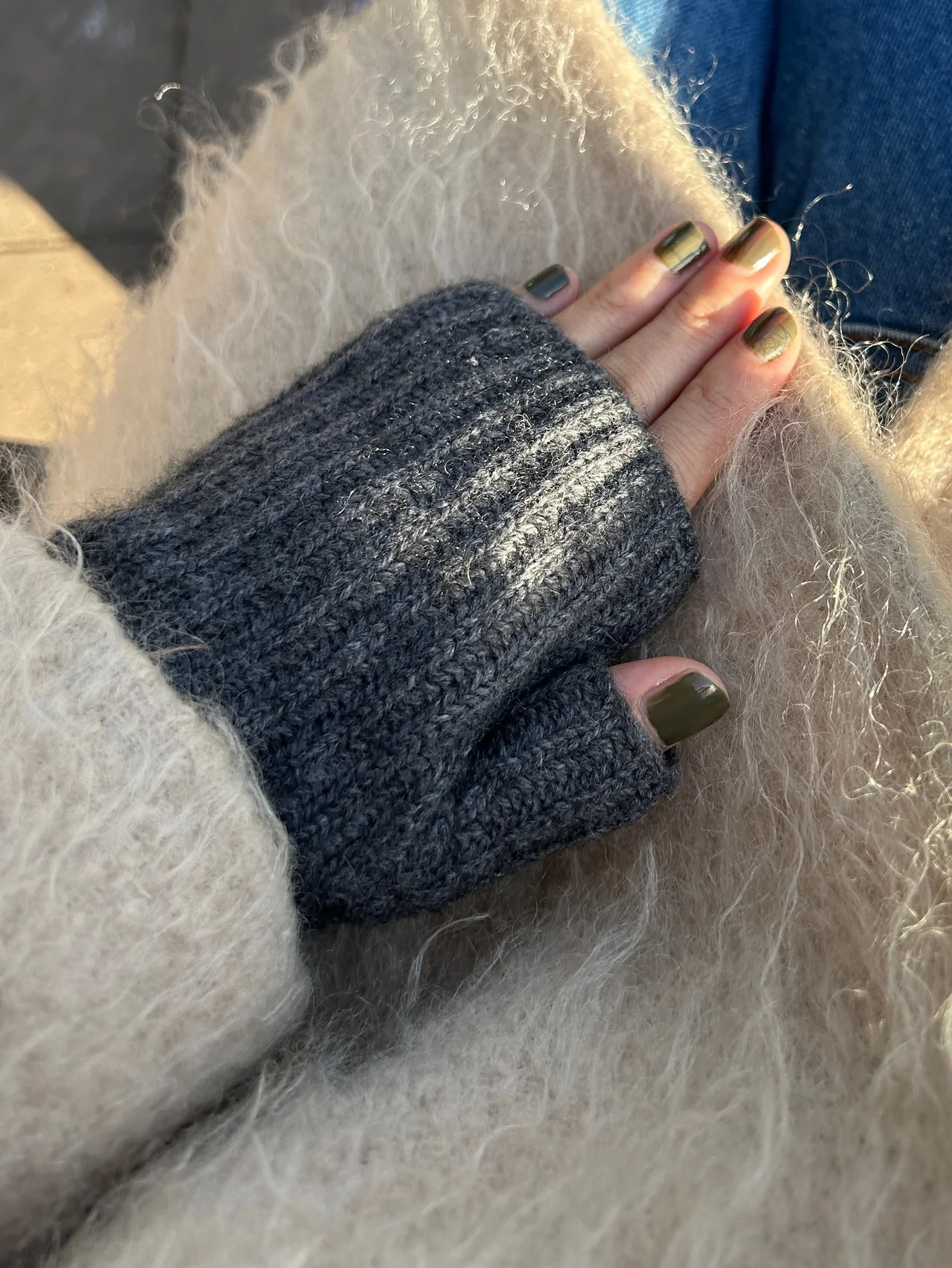 心からおすすめできる！ ３年以上愛用している 【ジョンストンズ オブ エルガン】のカシミヤグローブ