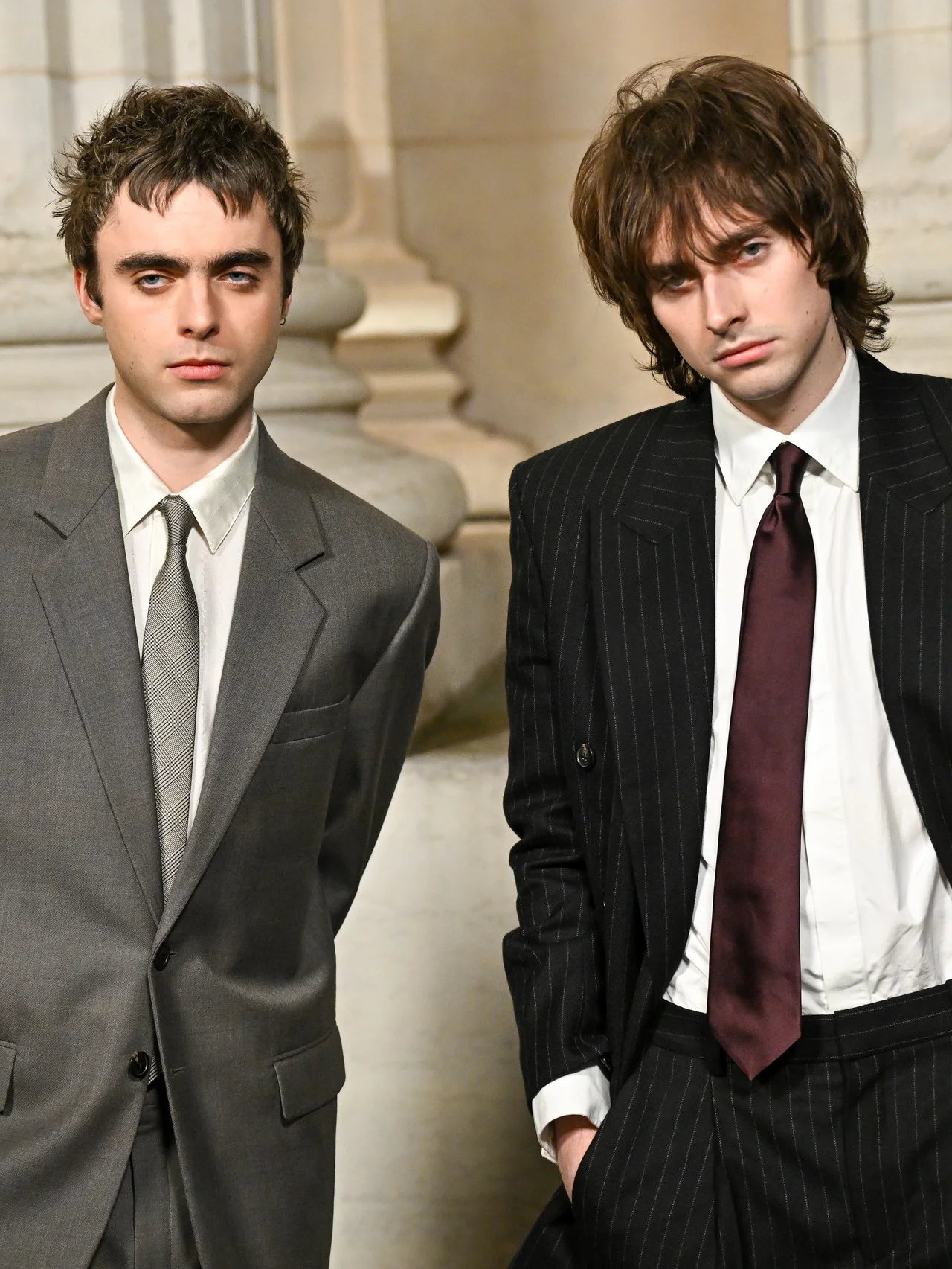 オアシス、リアム・ギャラガーのイケメン息子たちが「若かりし頃の父親にそっくり」と話題。「ブルネロ クチネリ」などファッションシーンでも人気に！