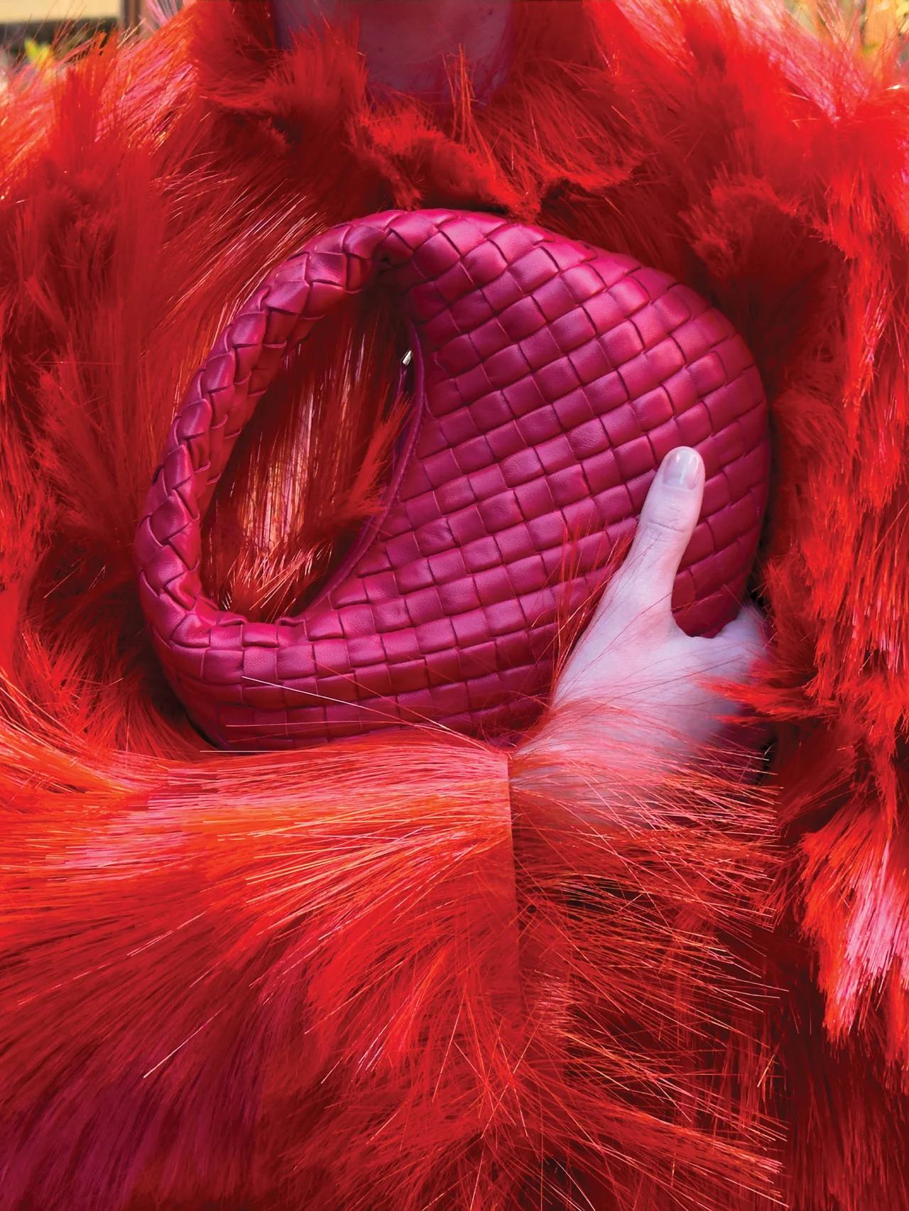 【ボッテガ・ヴェネタ】から、アイコンバッグが刷新された新作「ヴェネタ」が誕生！ 全４サイズを展開