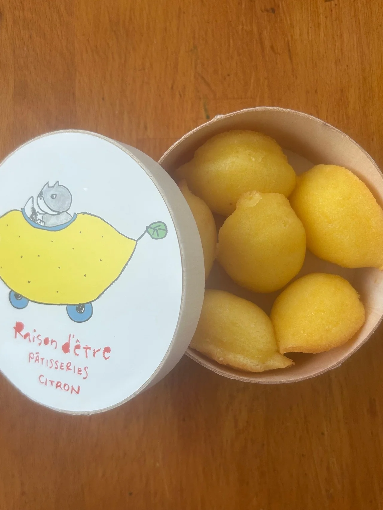 甘酸っぱいお別れは【レゾンデートル】のレモンケーキと