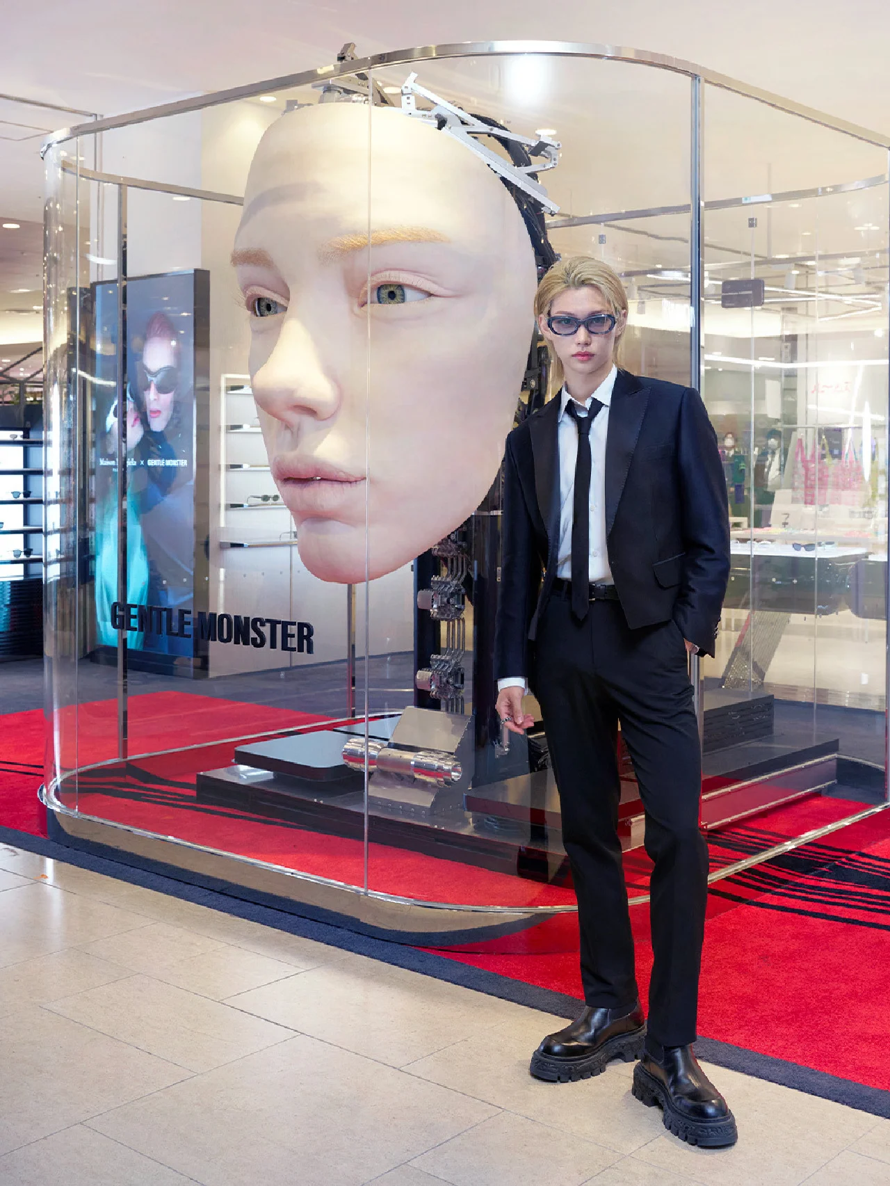 ストレイキッズのフィリックスがオープンを記念し来店！ 人気アイウェアブランド【ジェントルモンスター】日本一号店が阪急うめだ本店に誕生