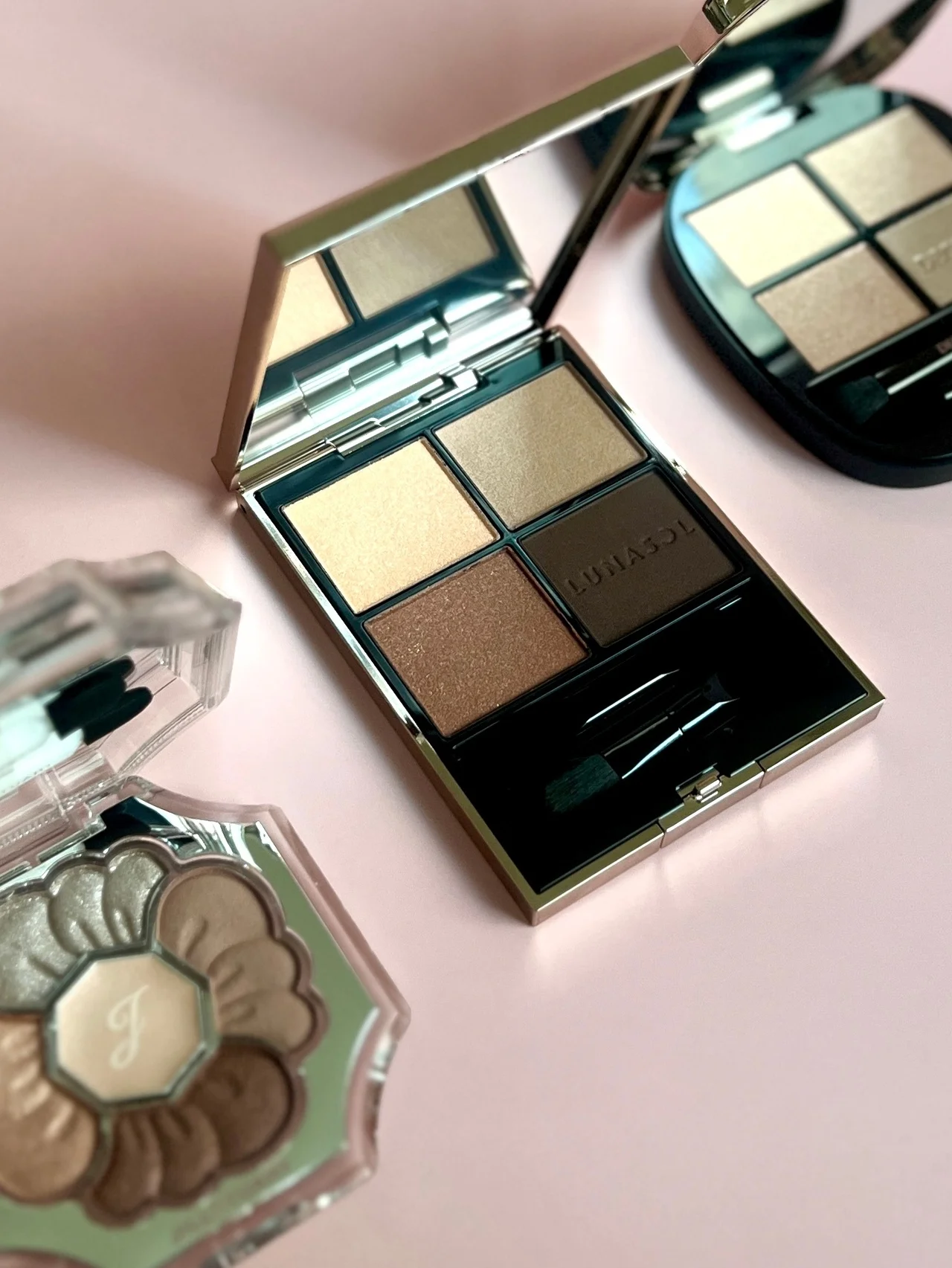 【ルナソル】【コスメデコルテ】2026年春新色は、絶対に失敗しない鉄板カラーアイパレが勢揃い！【ジルスチュアート】