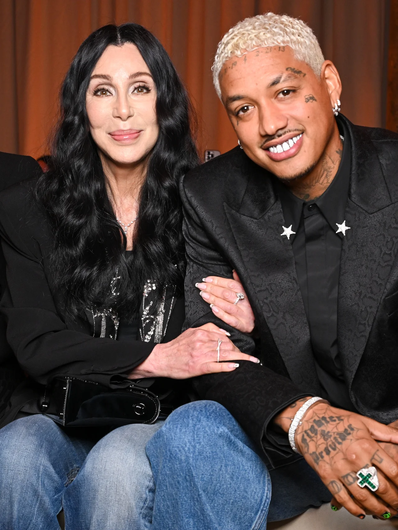 シェール79歳、80歳の誕生日を前に39歳の恋人と結婚予定と報じられる「年を重ねても、心は若返っている」