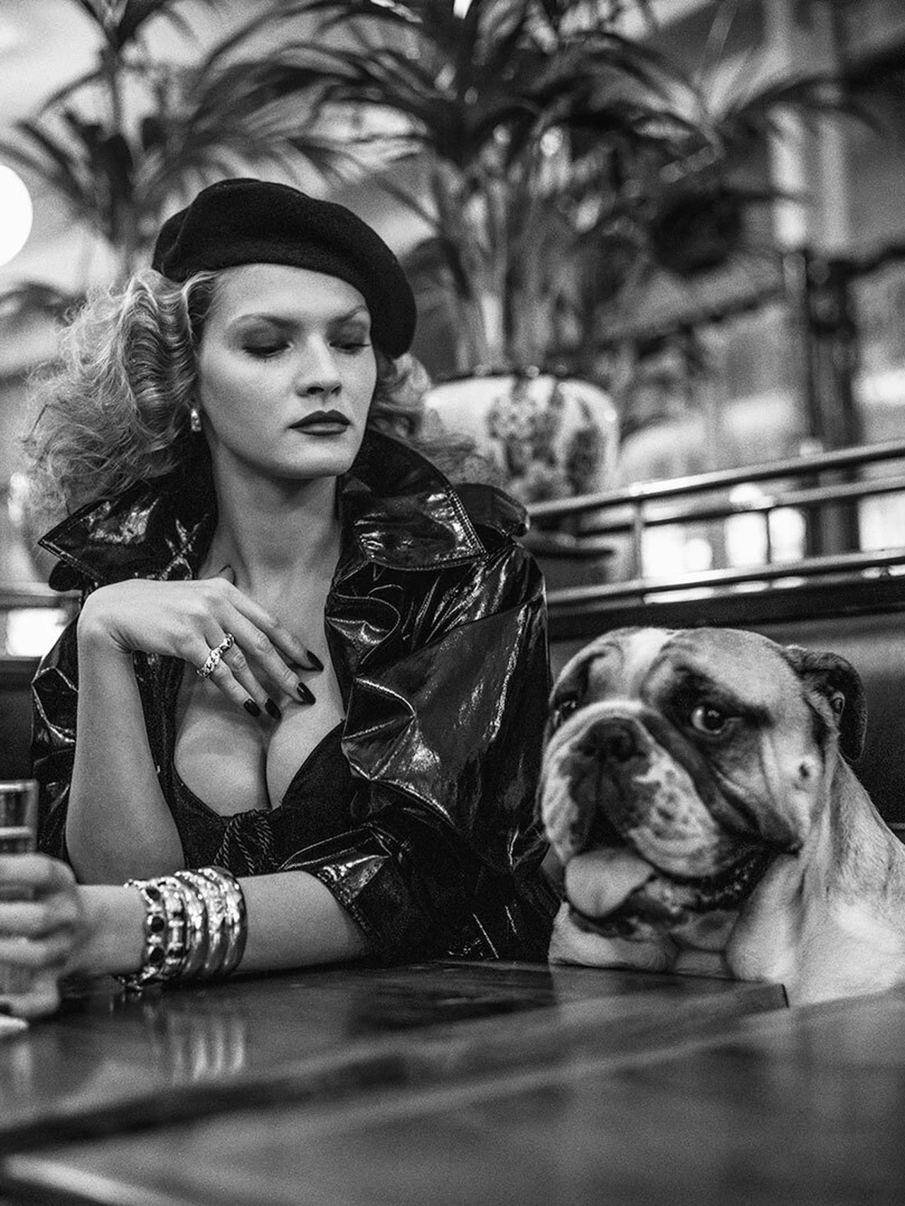 【ポメラート】がヘルムート・ニュートンにフォーカスしたメゾン初の単独展「ポメラート、ヘルムート・ニュートン&1980年代」を開催