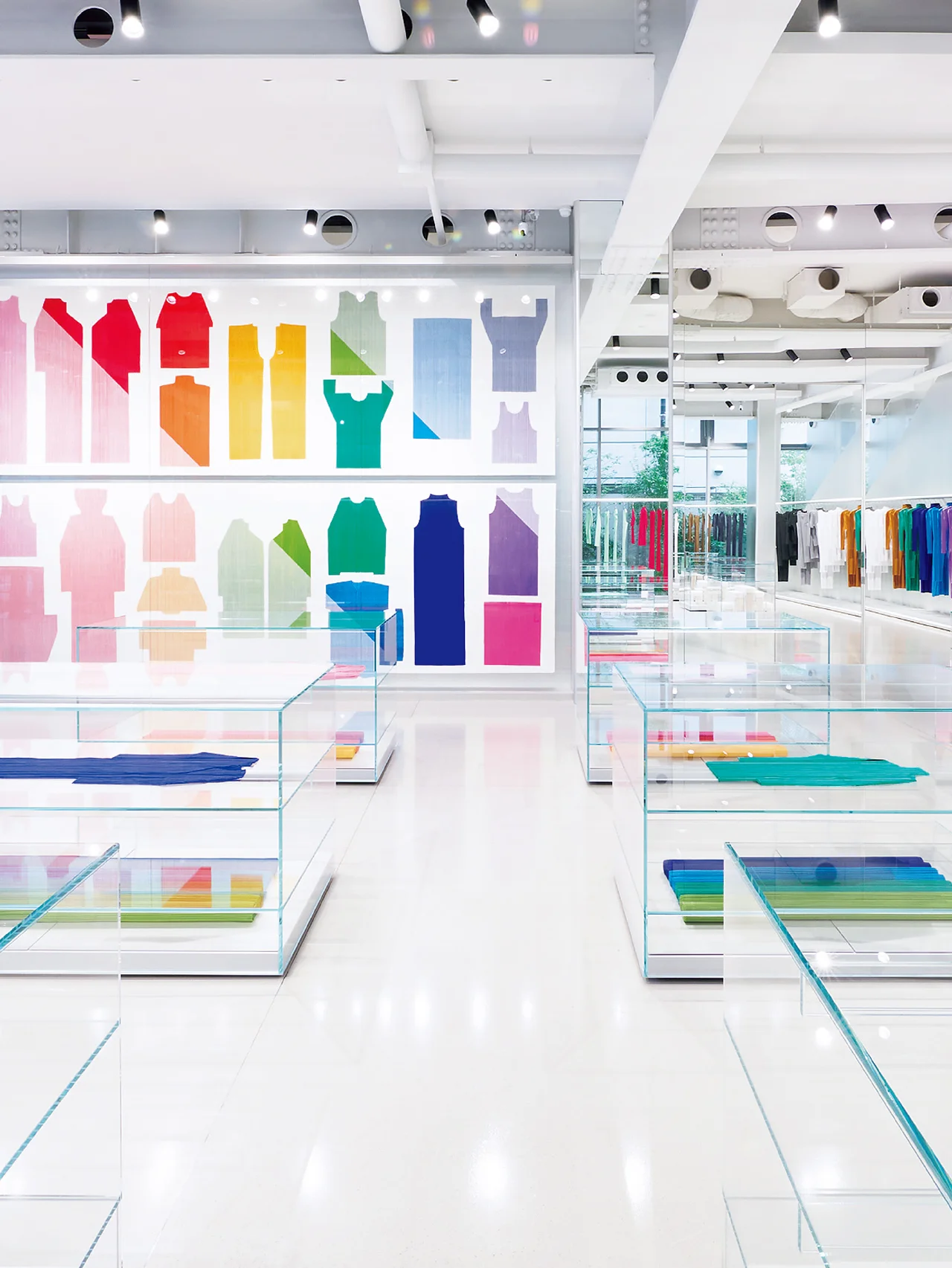 【PLEATS PLEASE ISSEY MIYAKE】自分の色が見つかる店