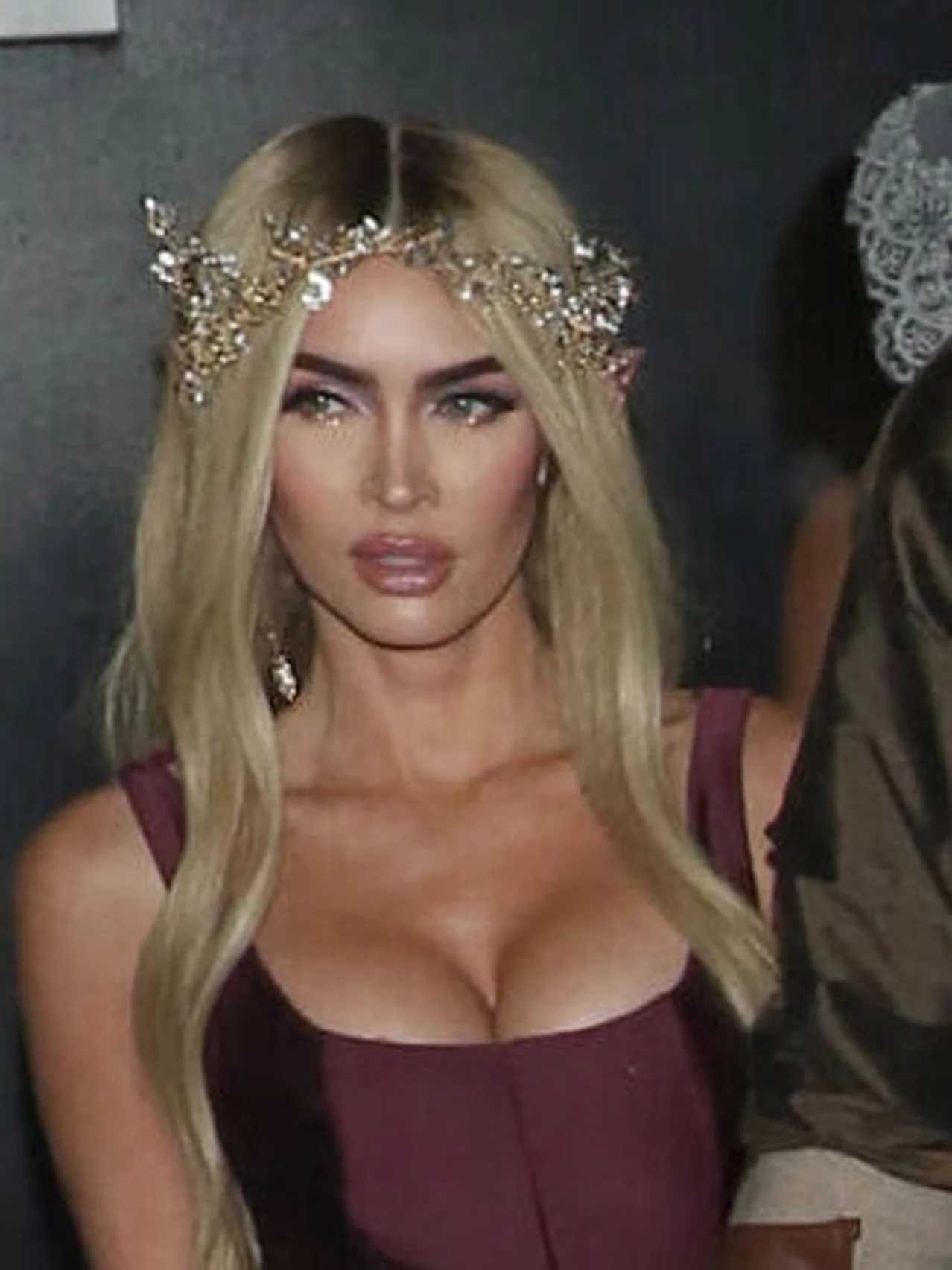 タトゥーをムダ毛と勘違いされたミーガン・フォックス、皮肉たっぷりに反撃！