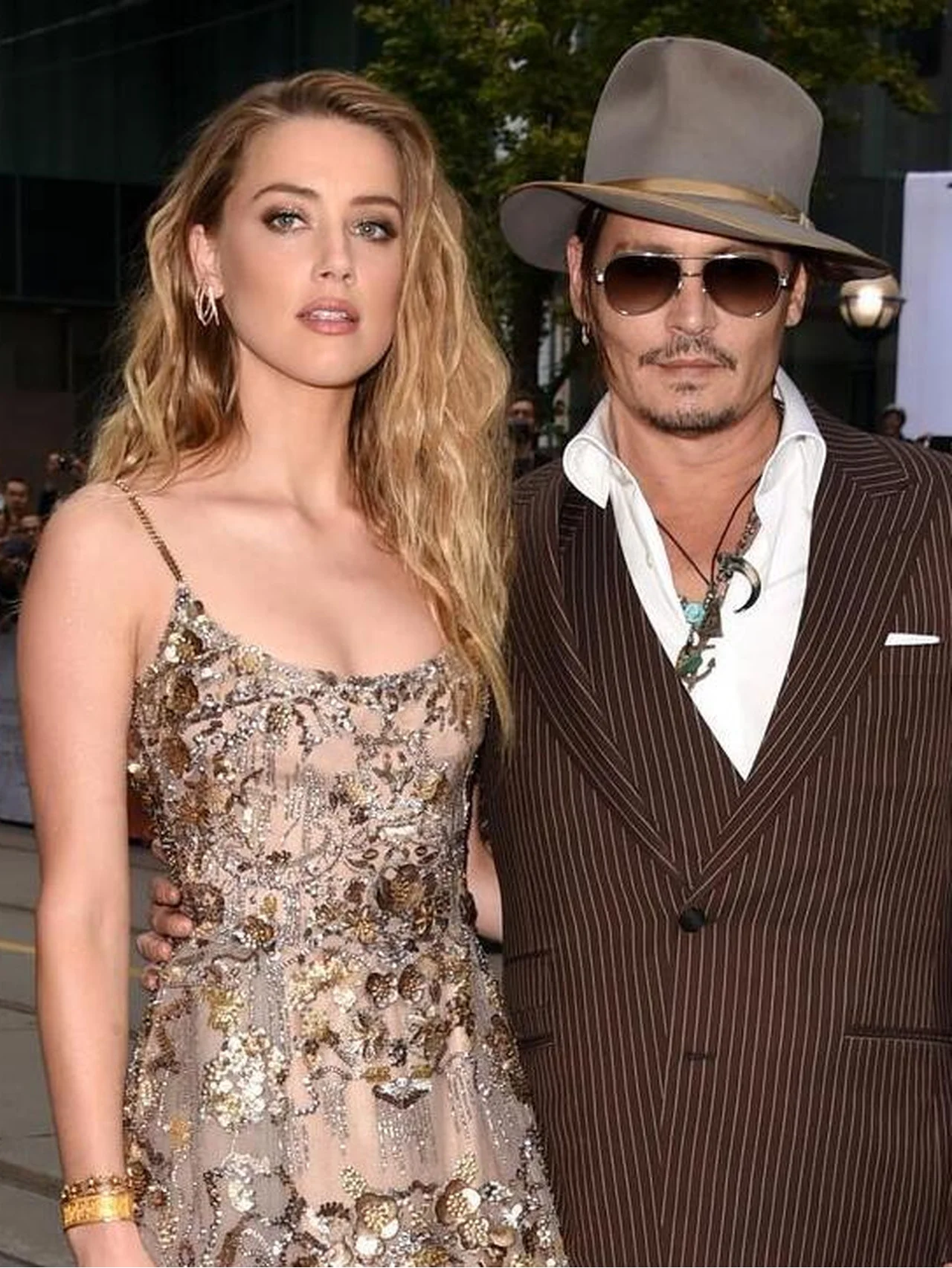 ジョニー・デップの元妻アンバー・ハード、双子を出産し３児の母に！ 子どもたちの写真を投稿し「一生忘れられない母の日」と感動を綴る
