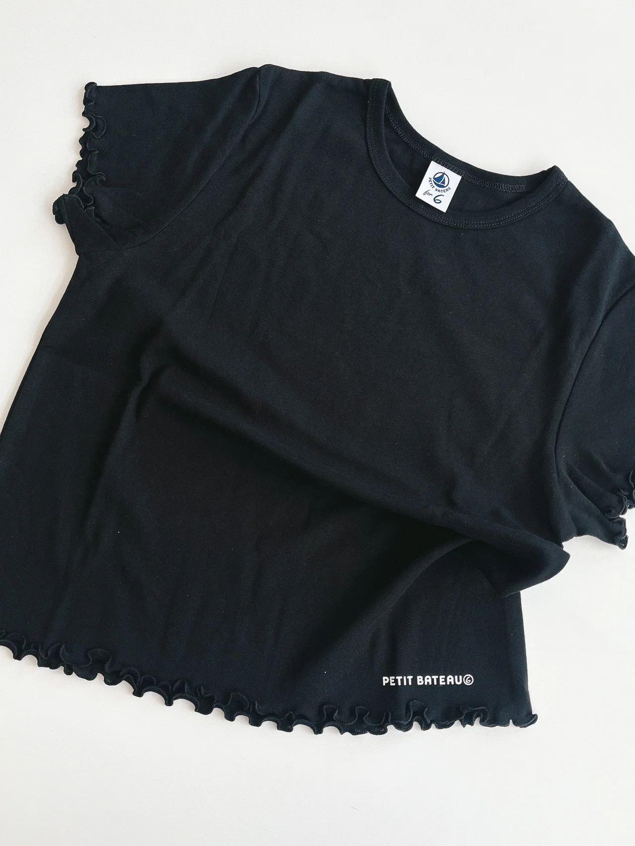 ミニマルロマンティクな【PETIT BATEAU for 6】のTシャツに首ったけ