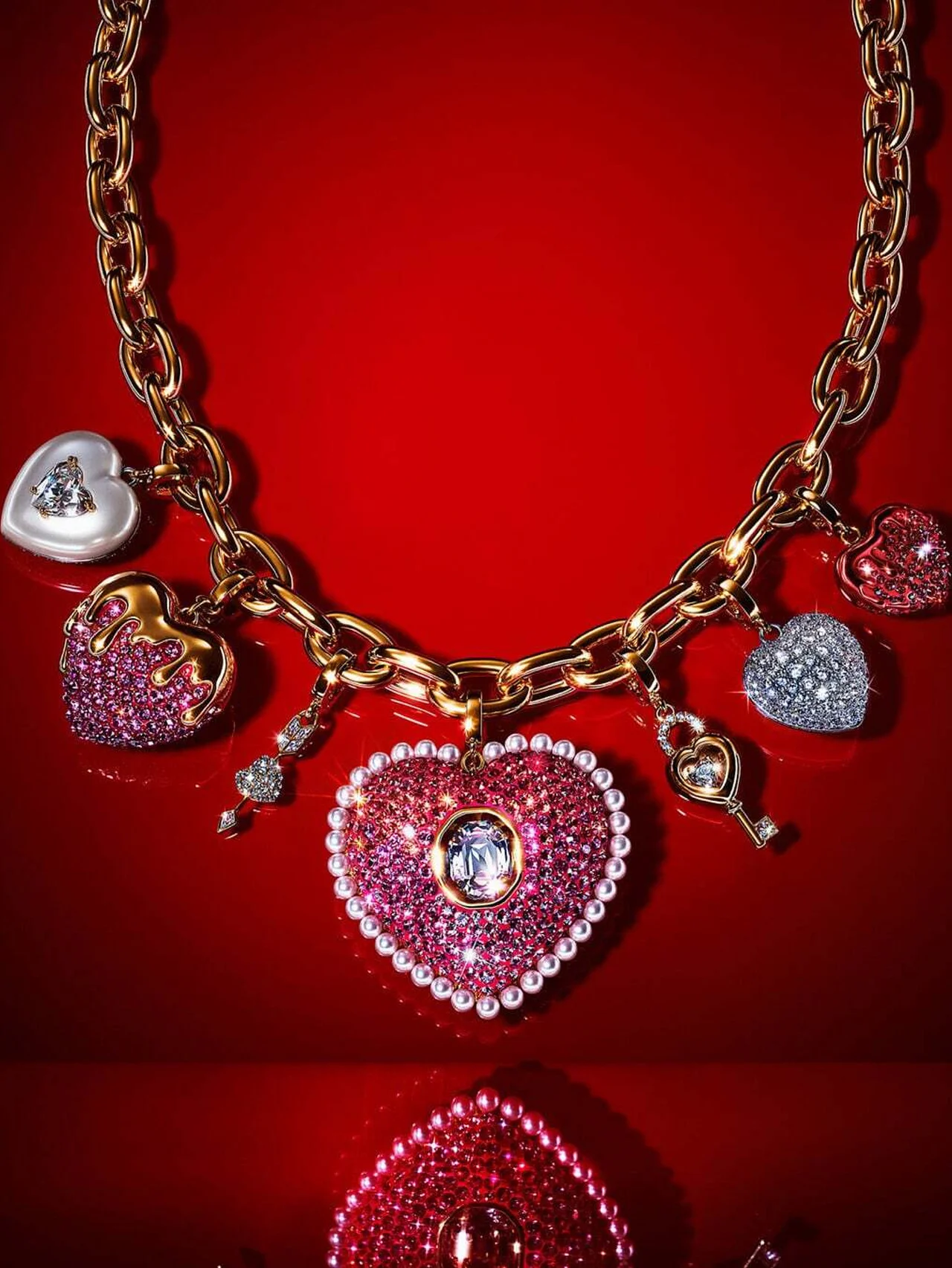 【スワロフスキー】からバレンタインデーコレクションが登場。カスタマイズできる新作チャームも